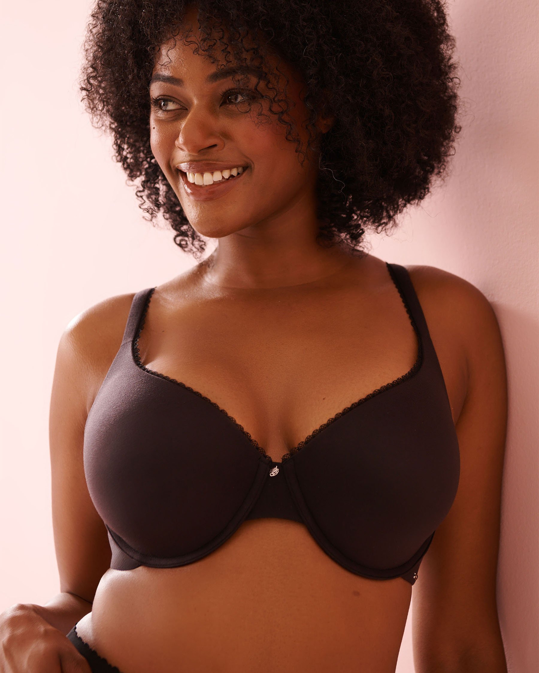 LA VIE EN ROSE Lightly Lined Memory Foam Bra Black 618-113-0-00 - View3