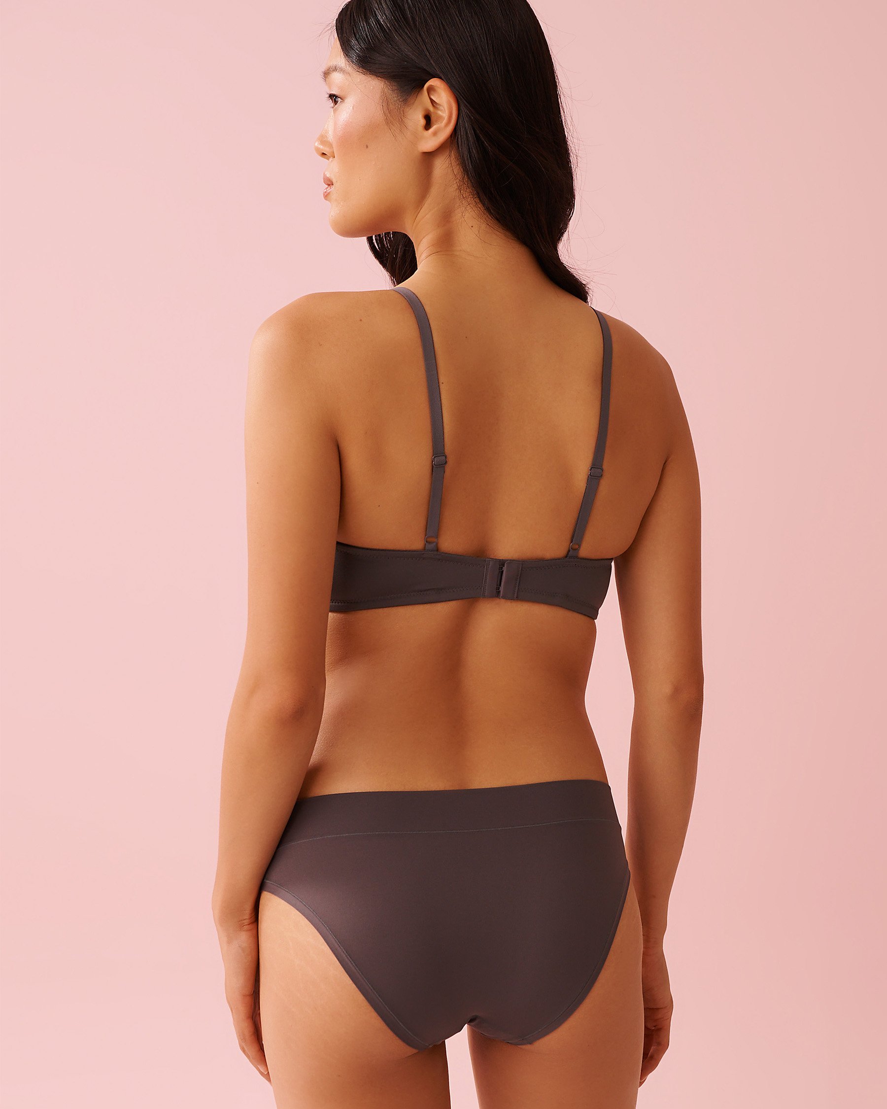 LA VIE EN ROSE Lightly Lined Wireless Minimalist Bra Magnet 10200341 - View2