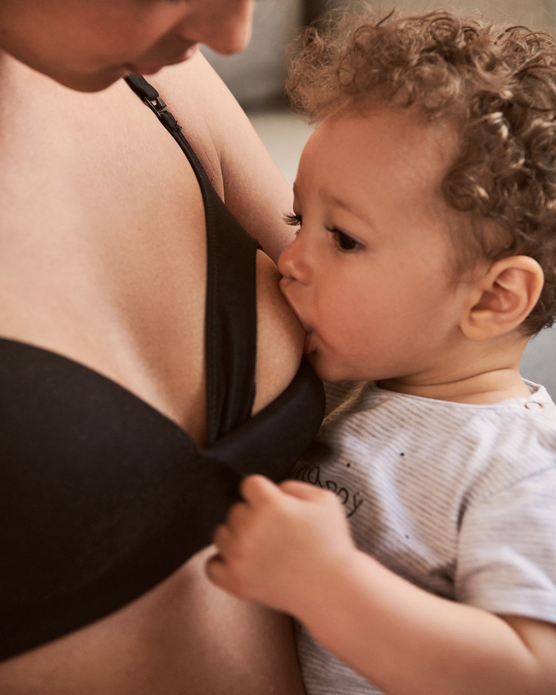 LA VIE EN ROSE Nursing Lightly Lined Wireless Bra Black 939-114-0-00 - View1