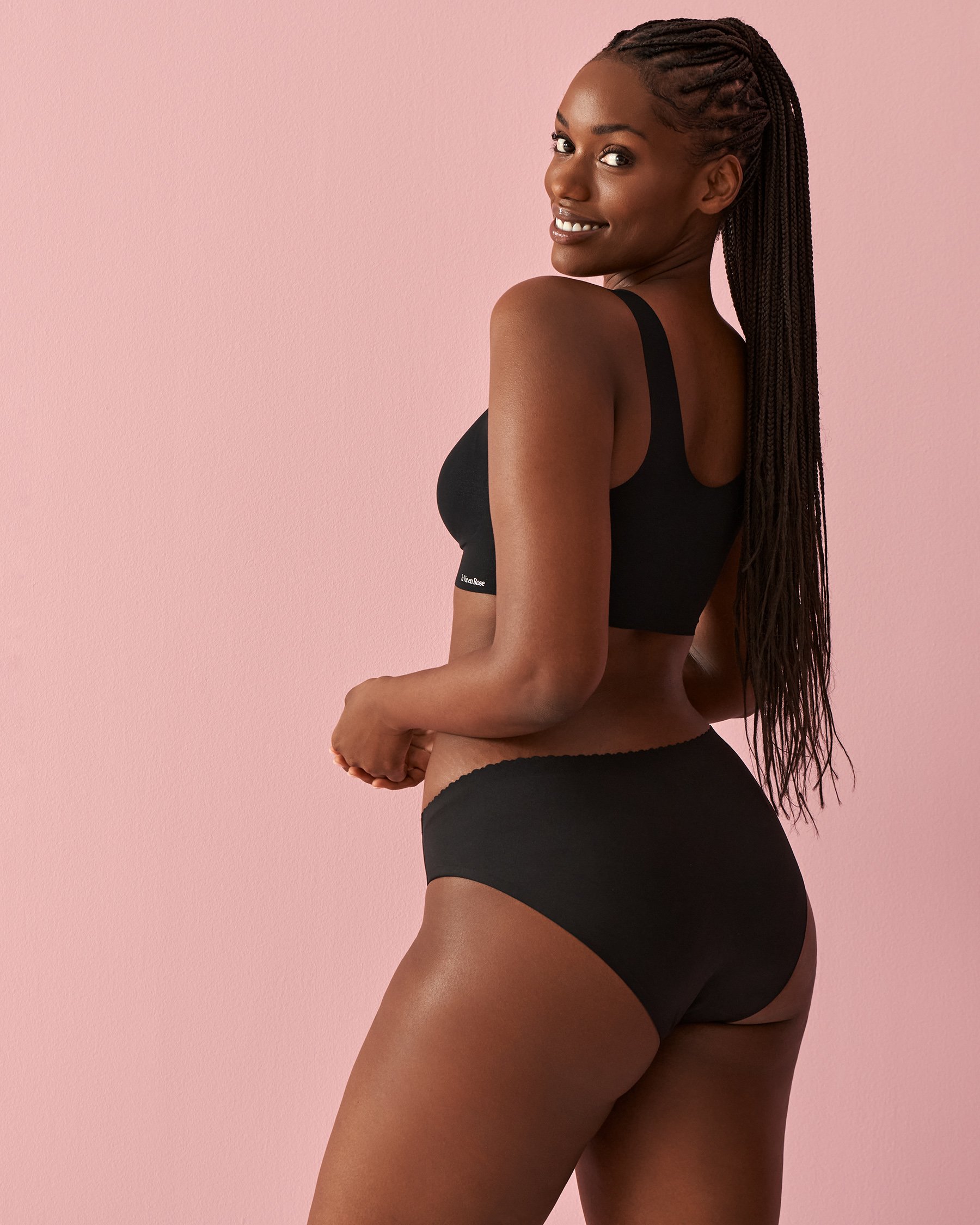 LA VIE EN ROSE Push-up Lounge Tank Bra Black 534-113-1-00 - View2