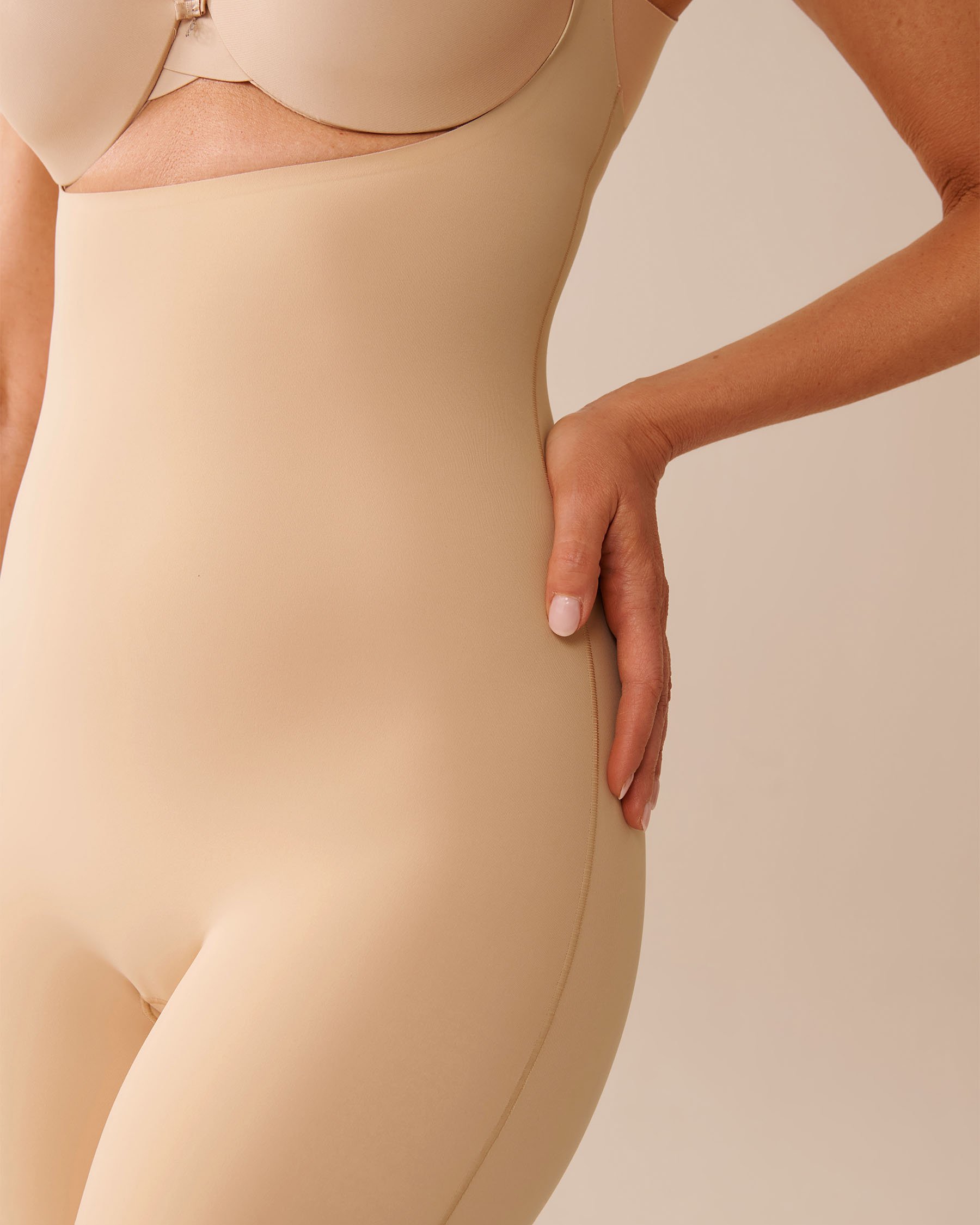 LA VIE EN ROSE Combinaison buste ouvert mi-cuisse maintien modéré en microfibre Noisette 30300003 - View10