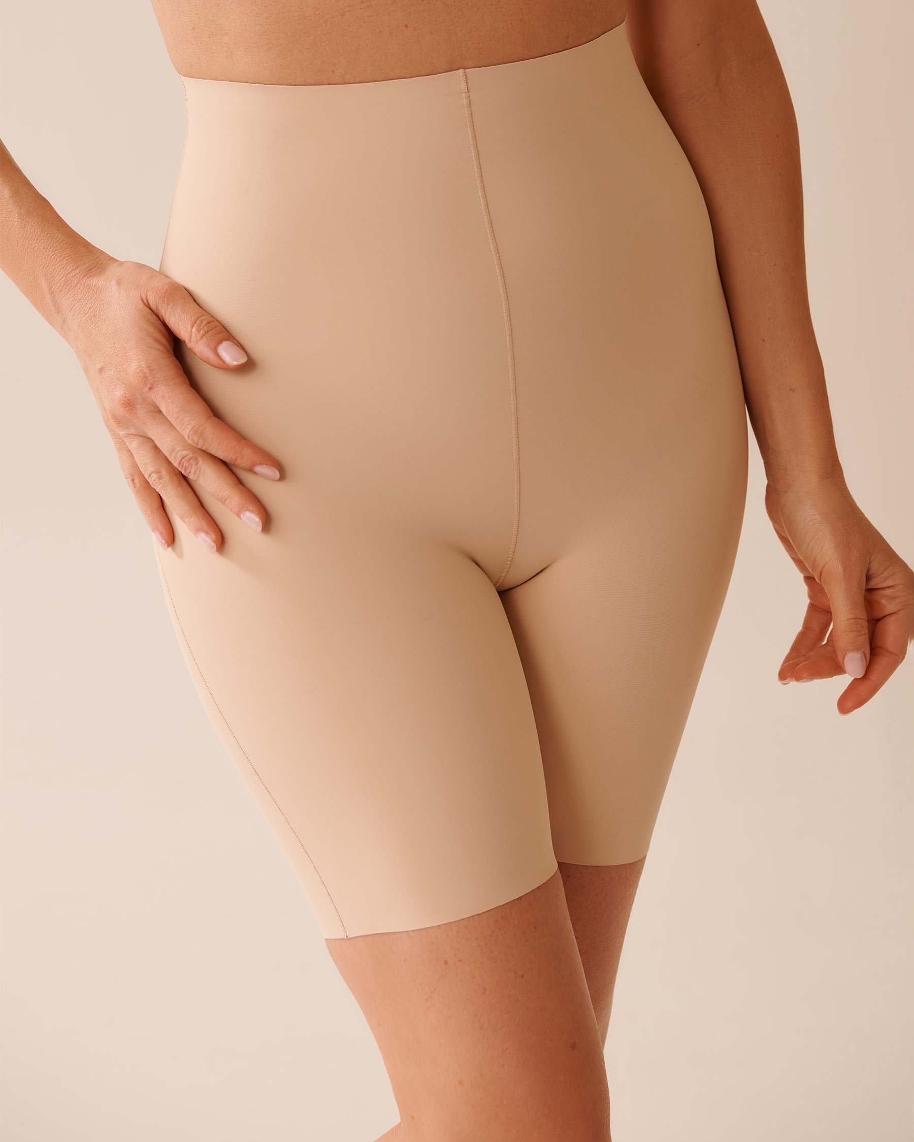 LA VIE EN ROSE Short taille haute mi-cuisse maintien modéré en microfibre Noisette 30200005 - View4