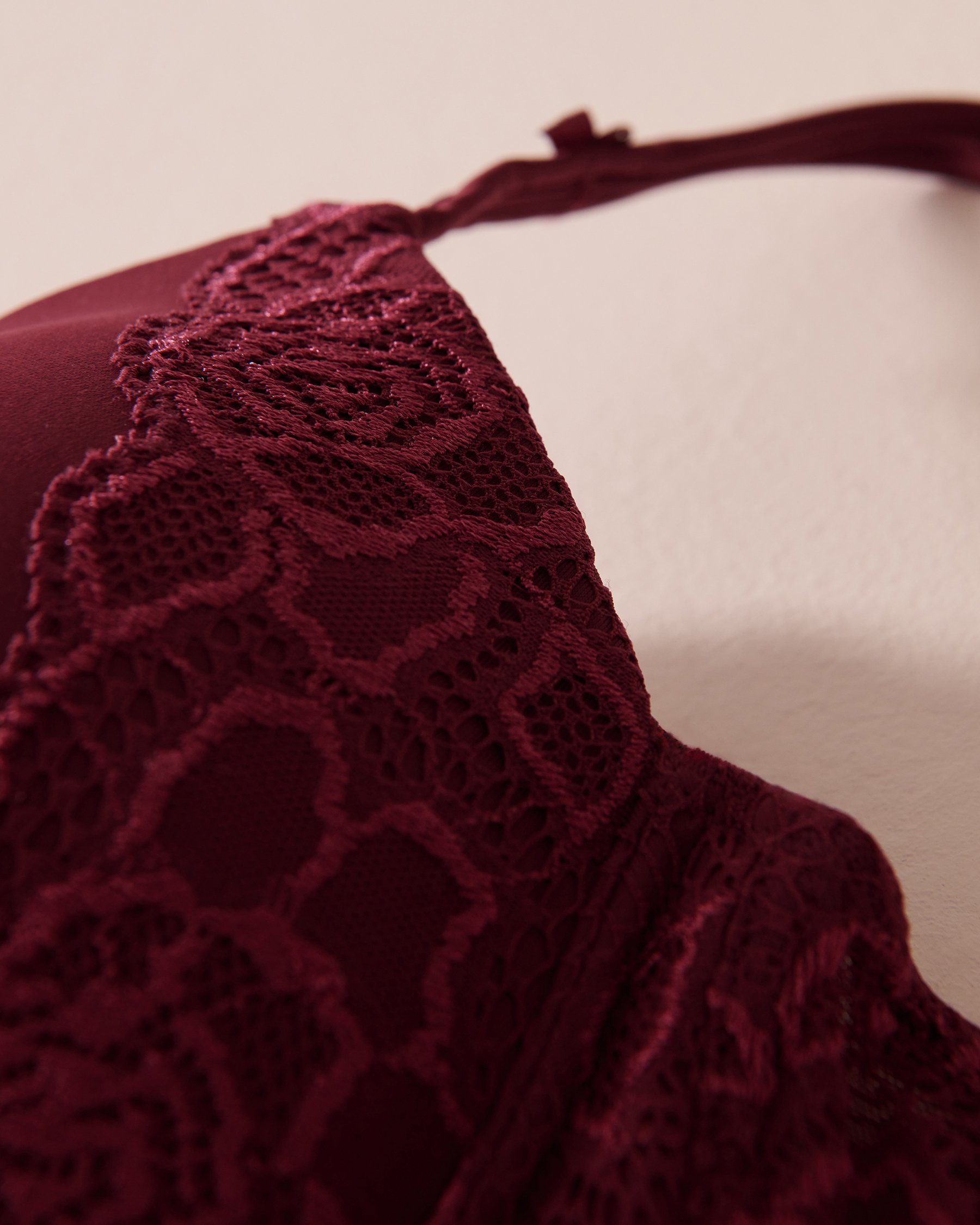 LA VIE EN ROSE Lightly Lined Wireless Mastectomy Bra Dark burgundy 389-110-1-98 - View4