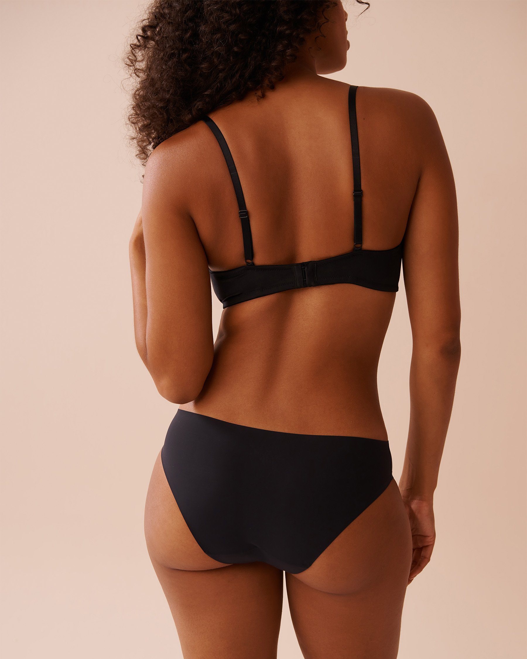 LA VIE EN ROSE Regular Absorbency Bikini Period Panty Black 20400013 - View2
