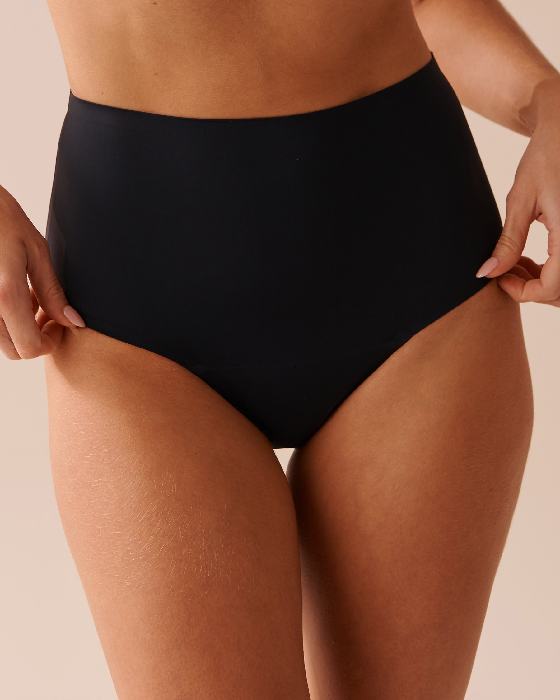 LA VIE EN ROSE Culotte menstruelle coupe bikini taille haute absorption régulière Noir 20400007 - Voir3