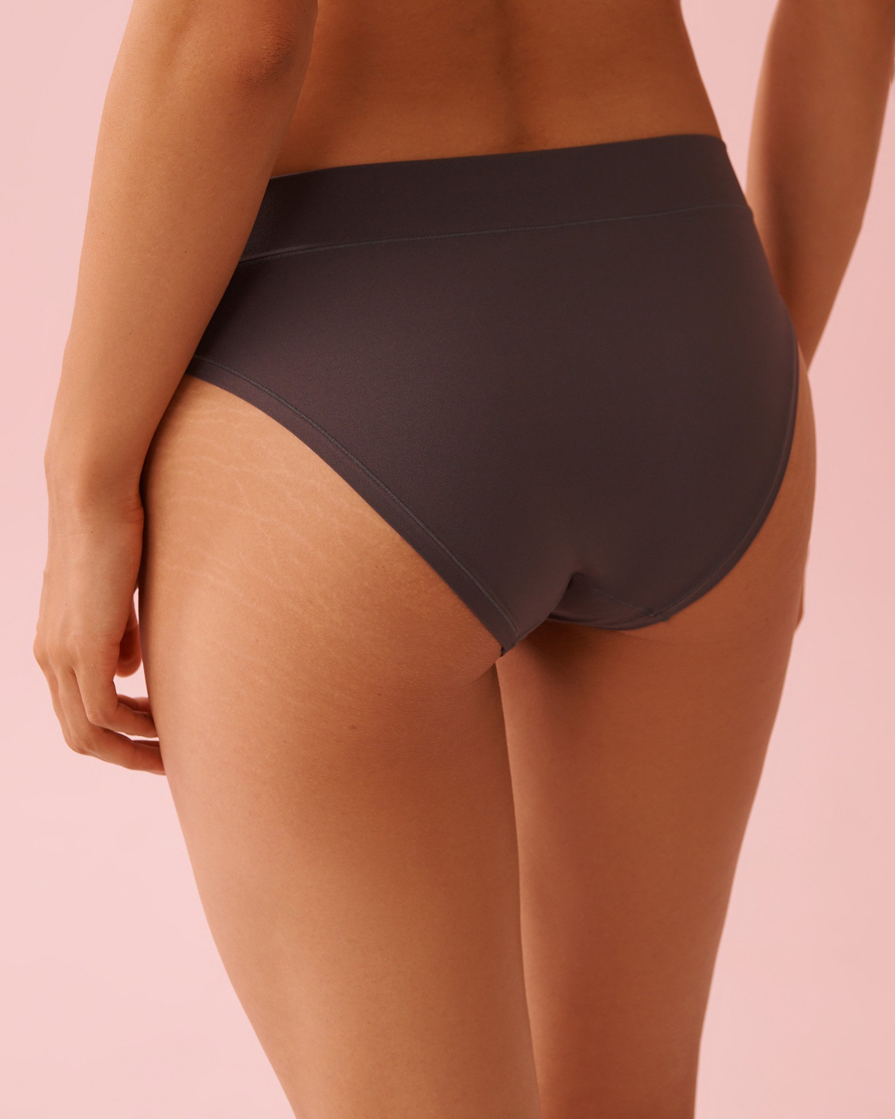 LA VIE EN ROSE Perfect Fit Bikini Panty Magnet 20200475 - View2