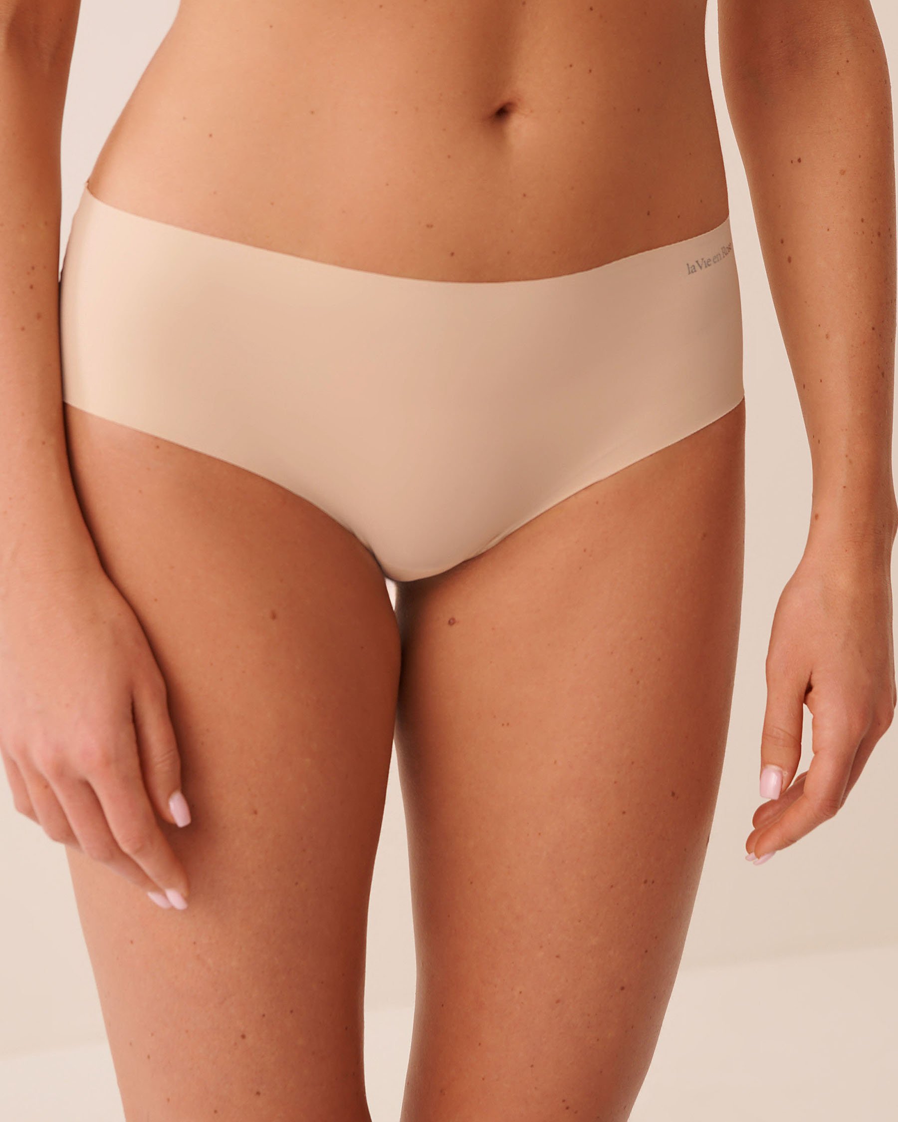 LA VIE EN ROSE Microfiber Invisible Hiphugger Panty Champagne 619-223-1-00 - View1