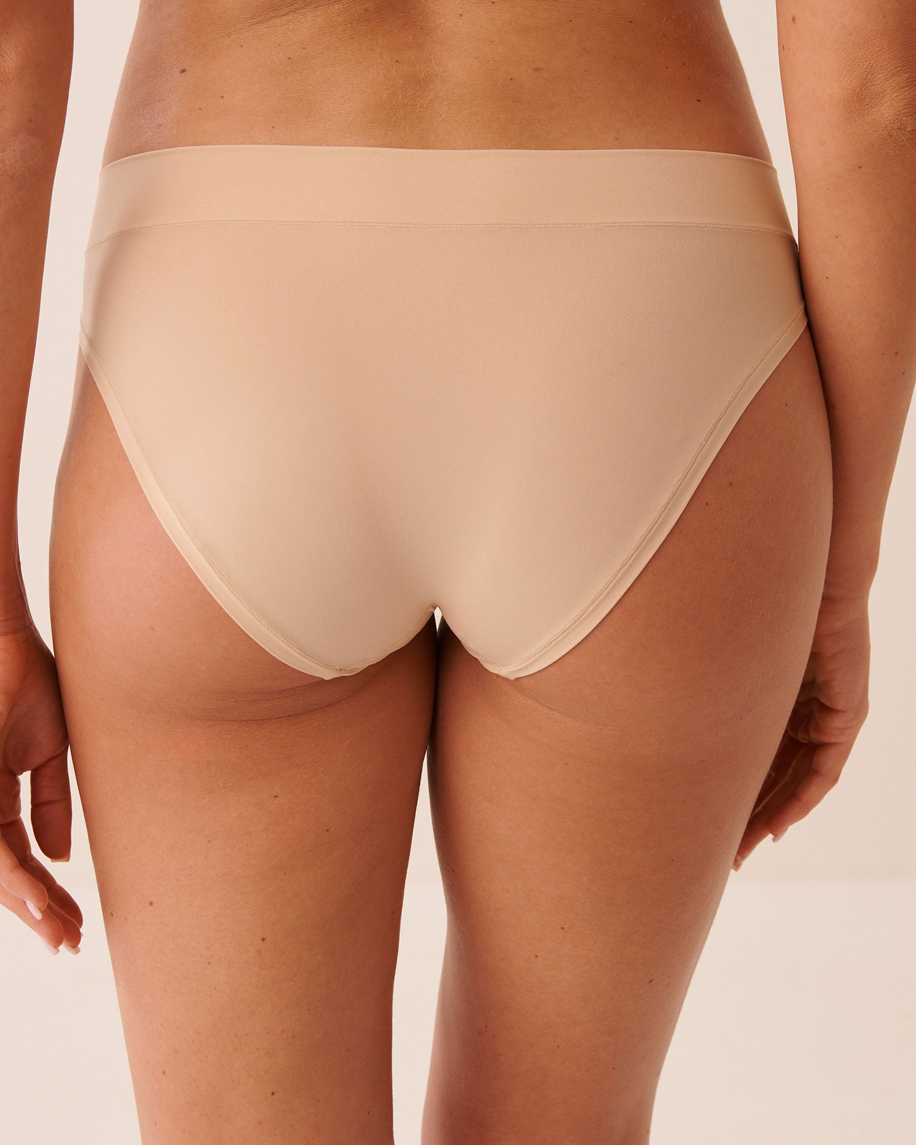 LA VIE EN ROSE Perfect Fit Bikini Panty Hazelnut 20200475 - View2