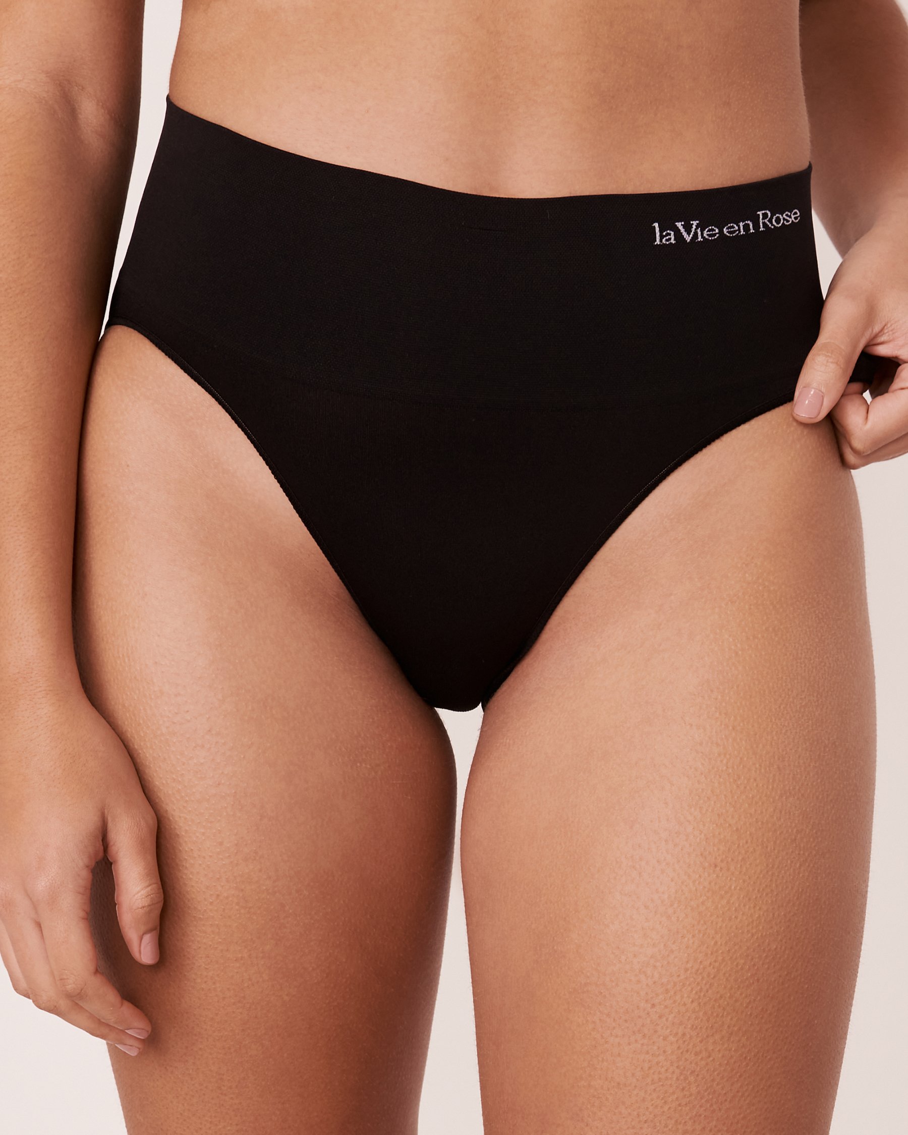 LA VIE EN ROSE Seamless High Waist Bikini Panty Black 889-222-1-00 - View1