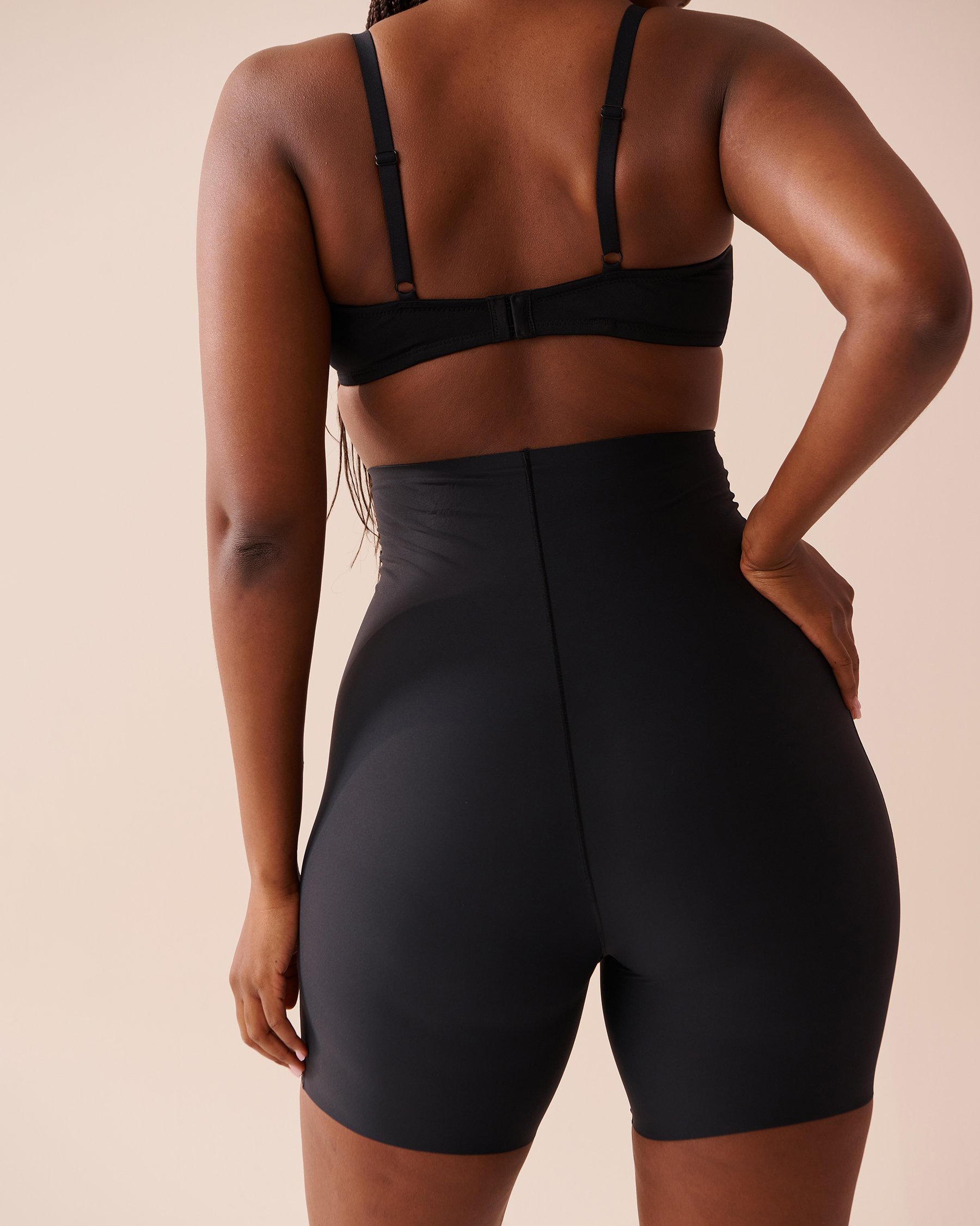 LA VIE EN ROSE Medium Support Microfiber High Waist Mid-Thigh Shaper Shorts Black 30200005 - View4