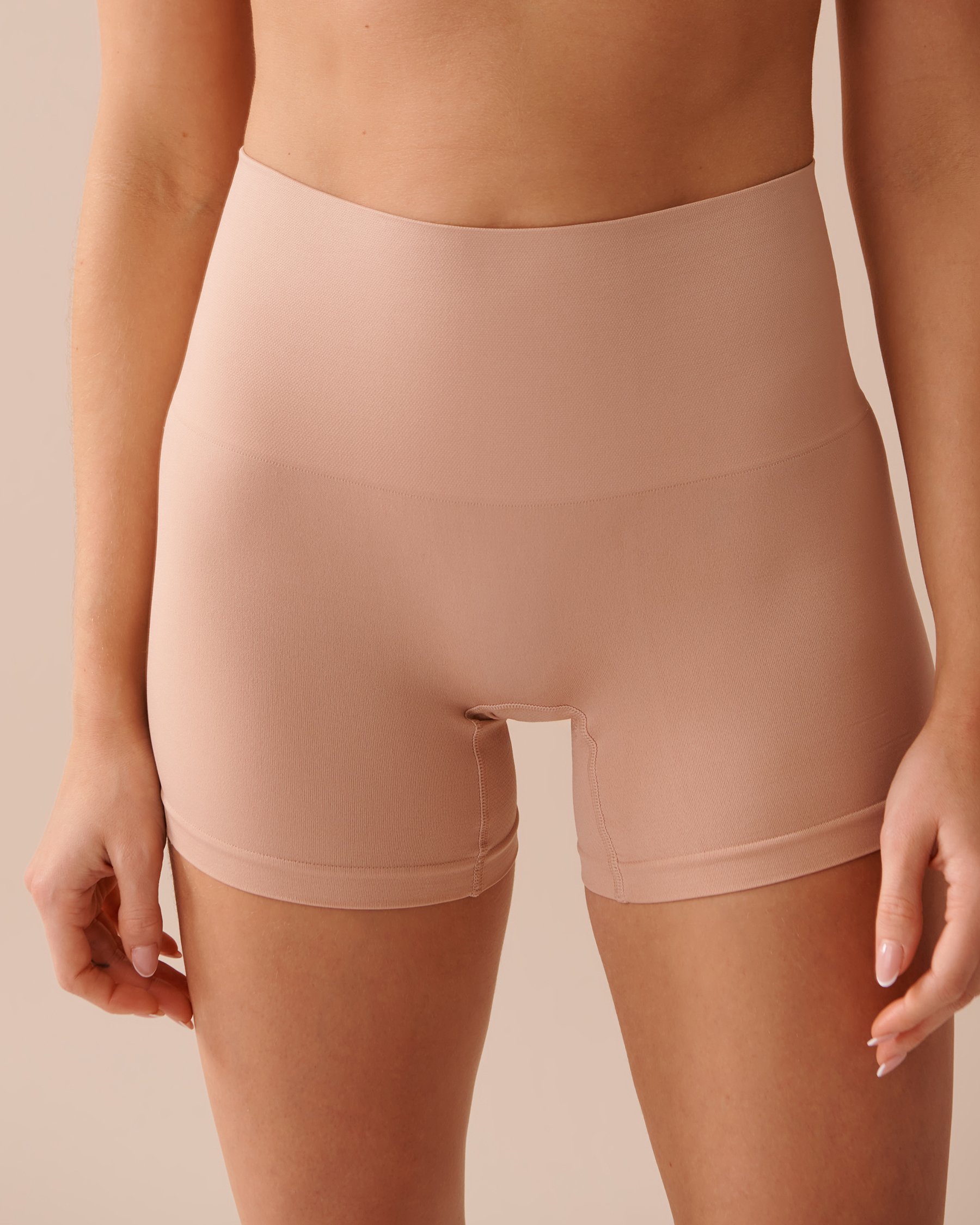 LA VIE EN ROSE Seamless Fabric High Waist Shaping Shorts Latte 30200006 - View1