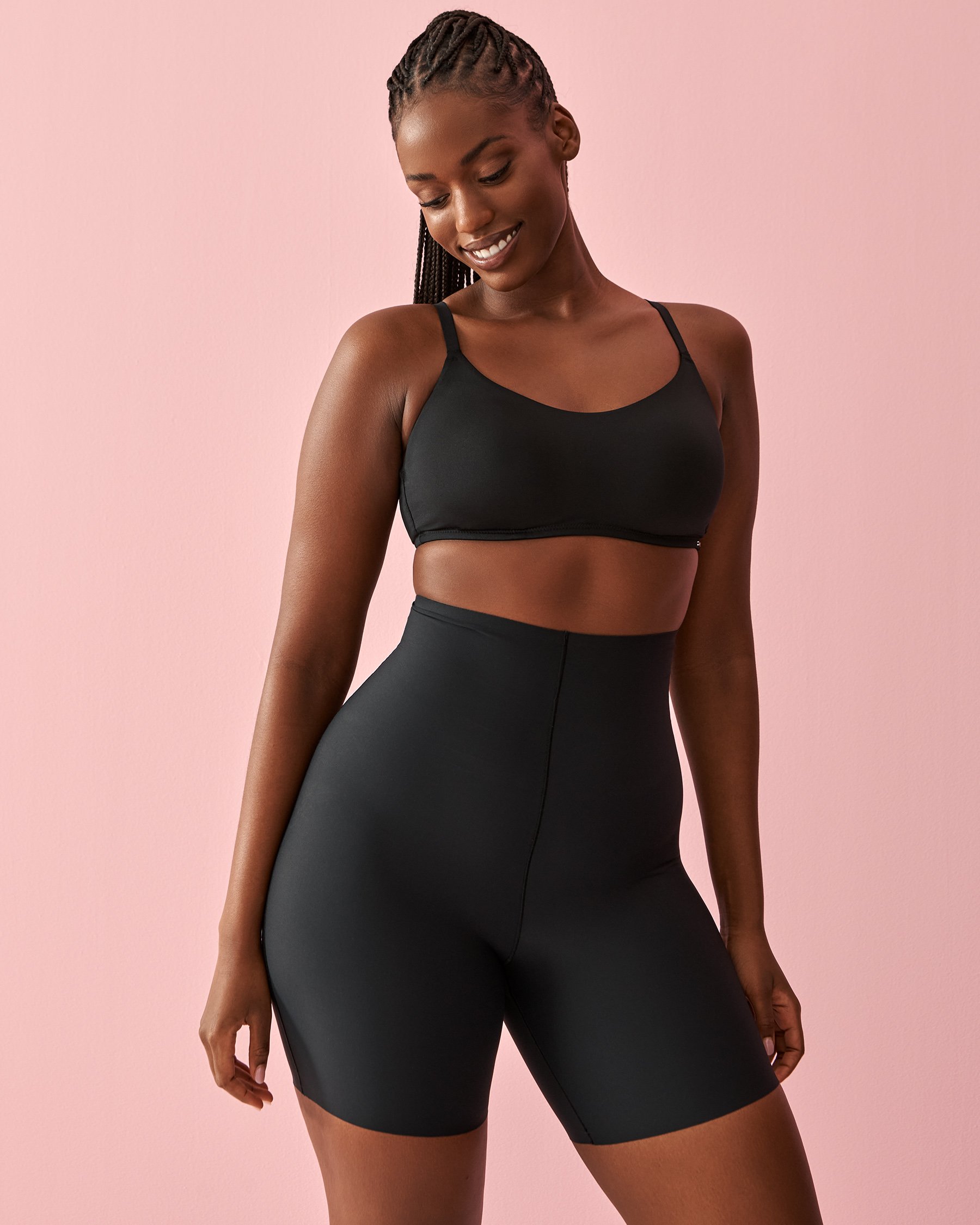 LA VIE EN ROSE Short taille haute mi-cuisse maintien modéré en microfibre Noir 30200005 - Voir1