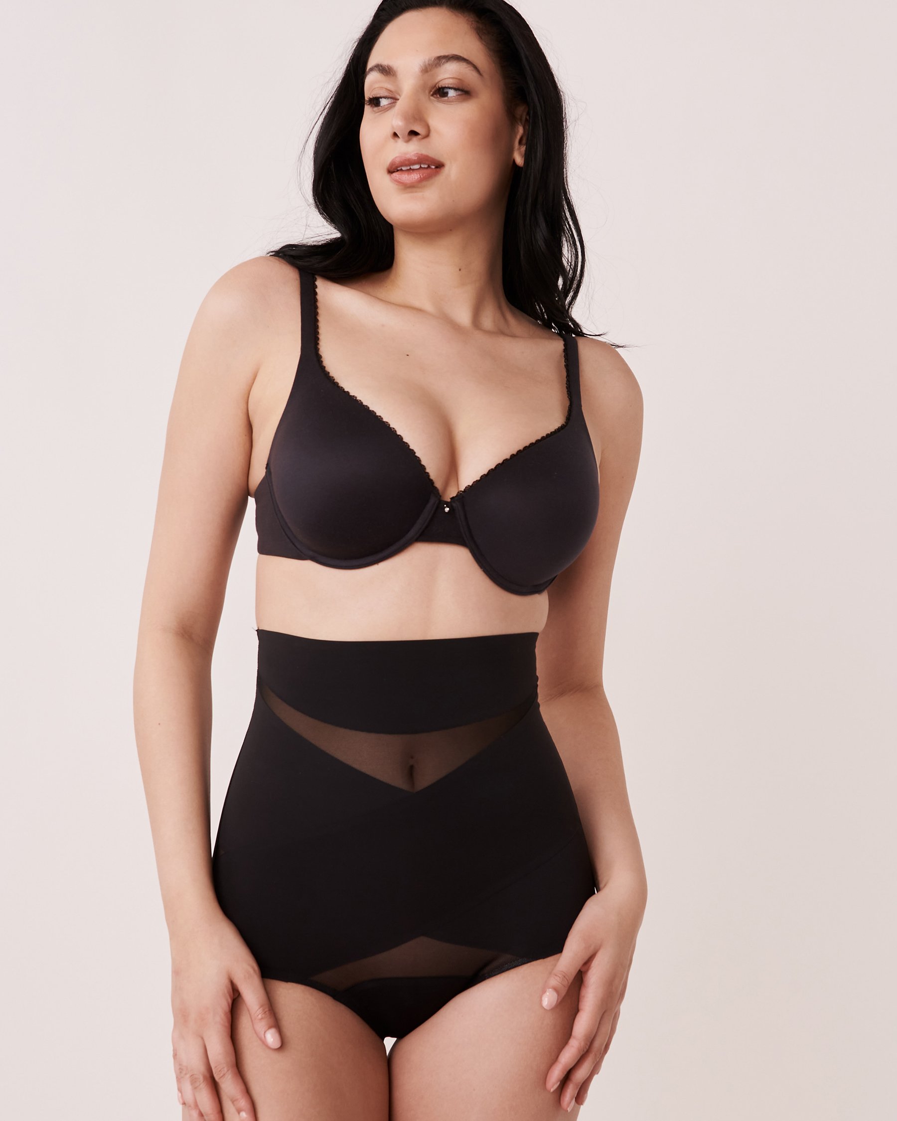 LA VIE EN ROSE Culotte de maintien taille haute en microfibre et résille Noir 30200004 - View3