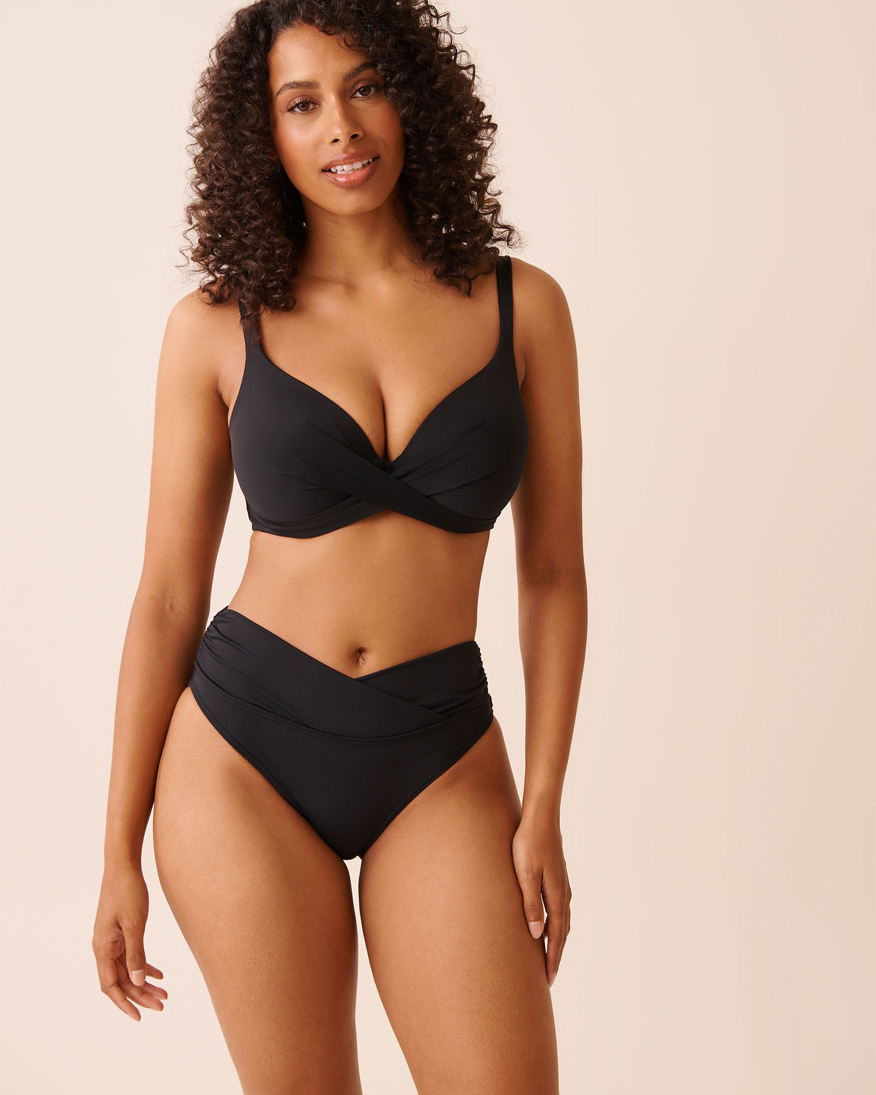 LA VIE EN ROSE AQUA BLACK Twisted Waistband Bikini Bottom Black 799-621-1-00 - View5
