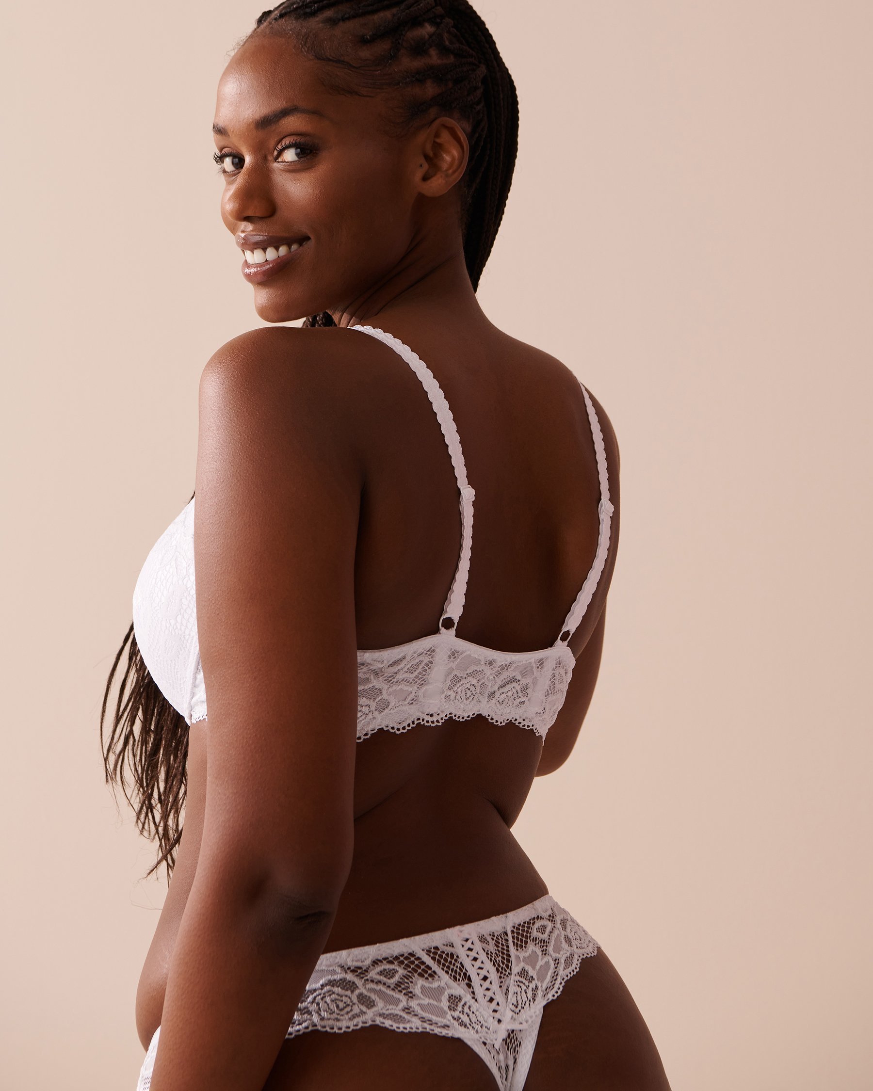 LA VIE EN ROSE Push-up Front Closure Demi Bra White Lace 596-115-1-00 - View4