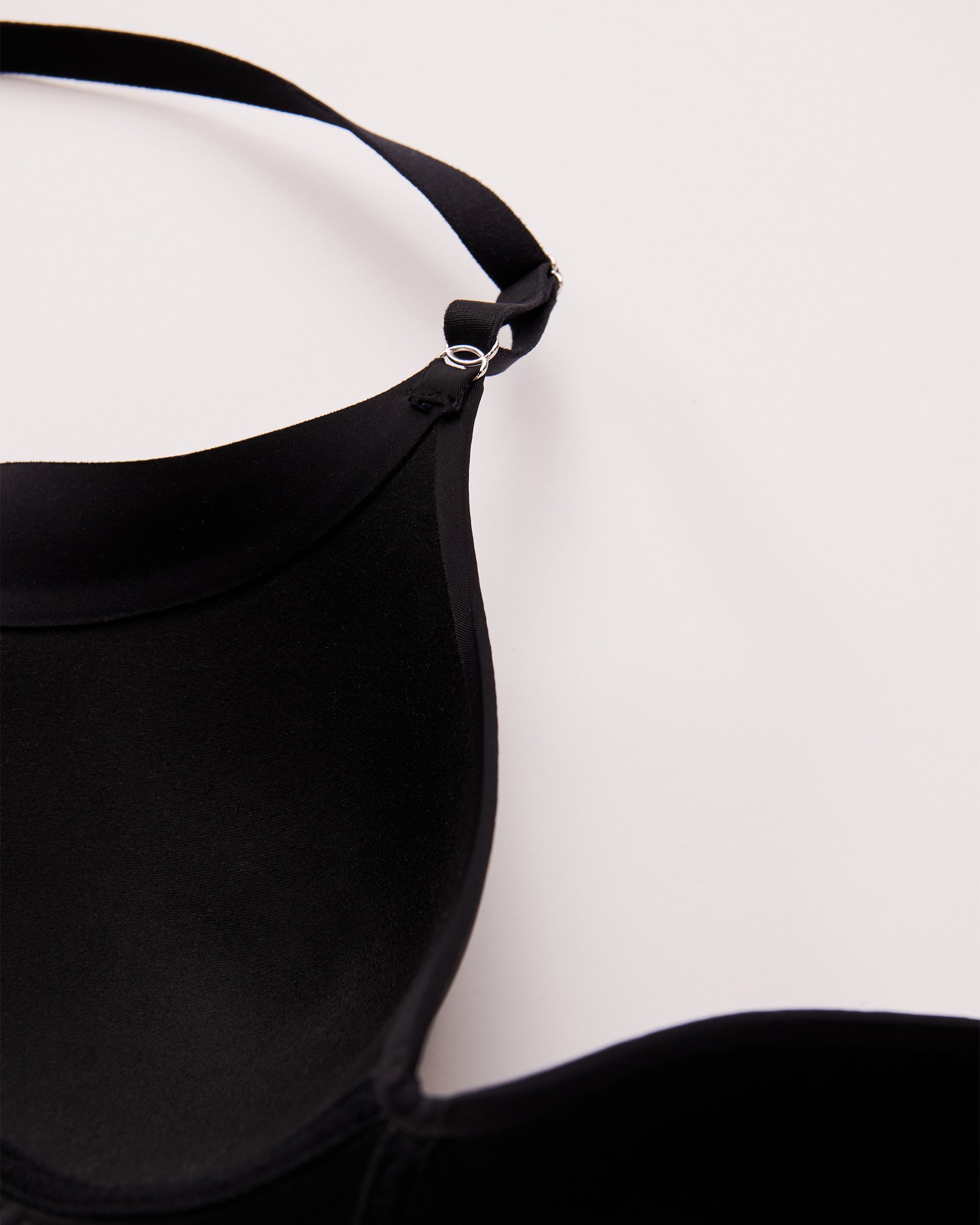 LA VIE EN ROSE Lightly Lined Wireless Sleek Back Bra Black 169-113-2-00 - View7