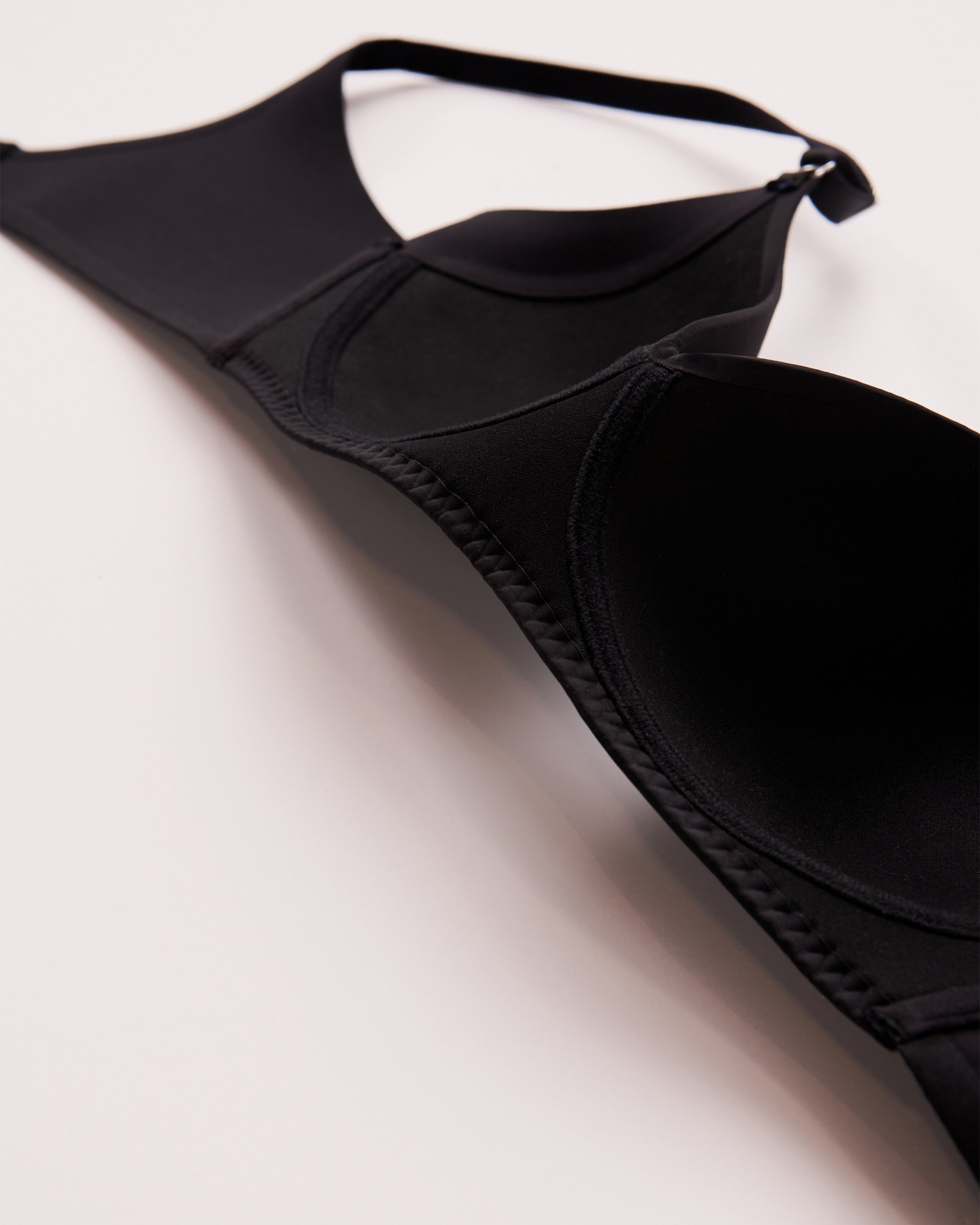 LA VIE EN ROSE Soutien-gorge doublure légère sans armatures dos lisse Noir 169-113-2-00 - Voir4