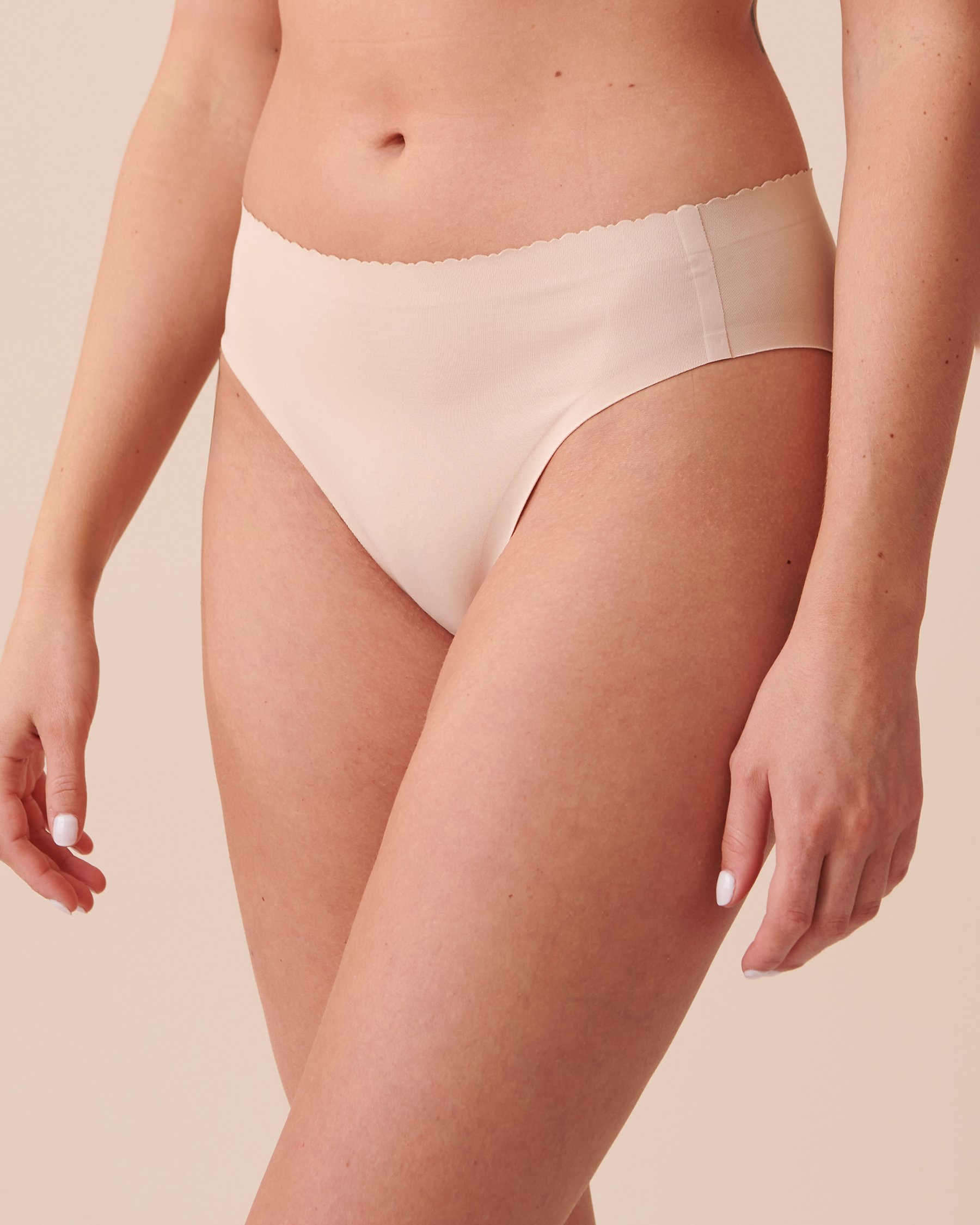LA VIE EN ROSE Culotte bikini microfibre contours fusionnés Champagne 712-122-0-00 - Voir1