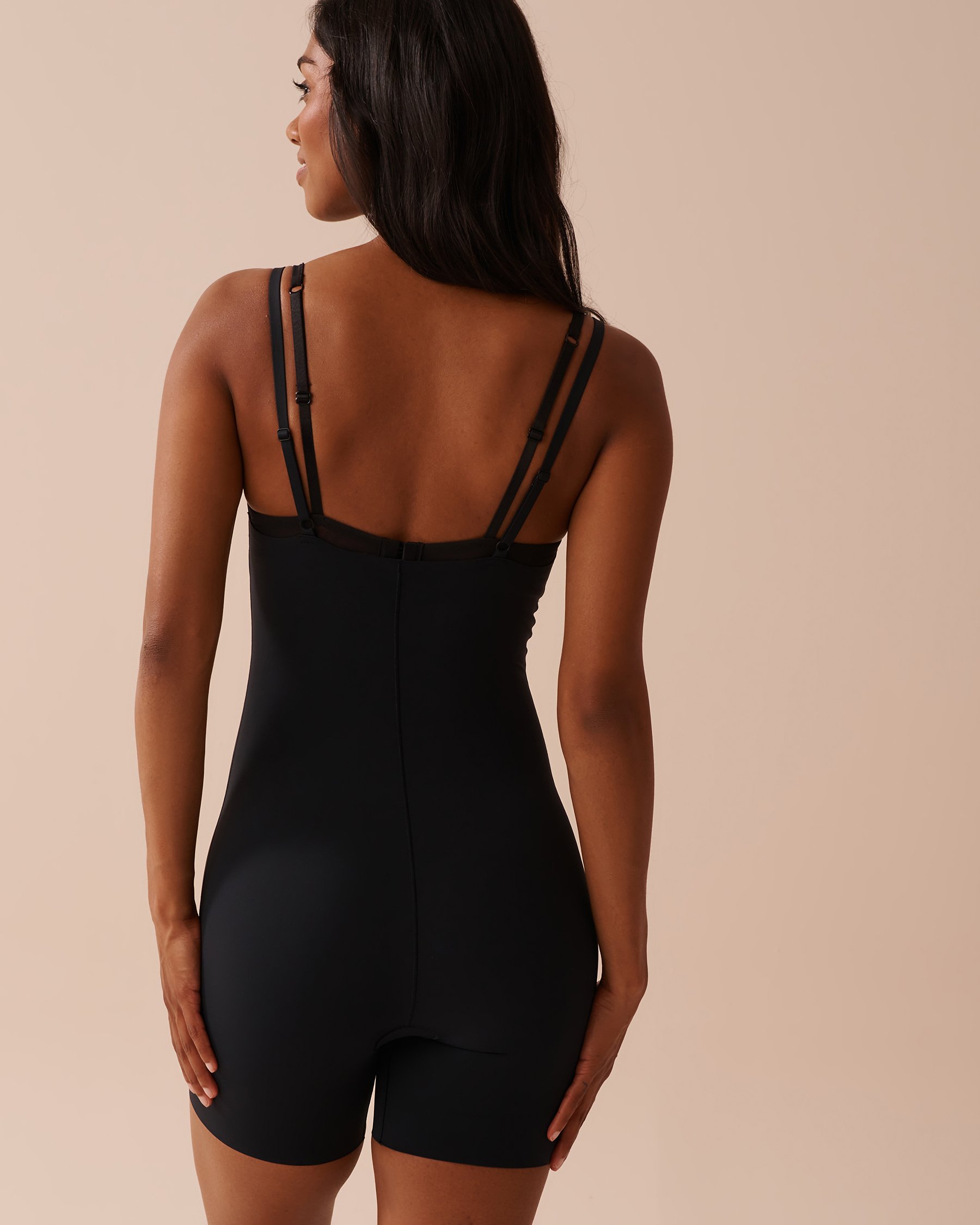LA VIE EN ROSE Combinaison buste ouvert mi-cuisse maintien modéré en microfibre Noir 30300003 - Voir4