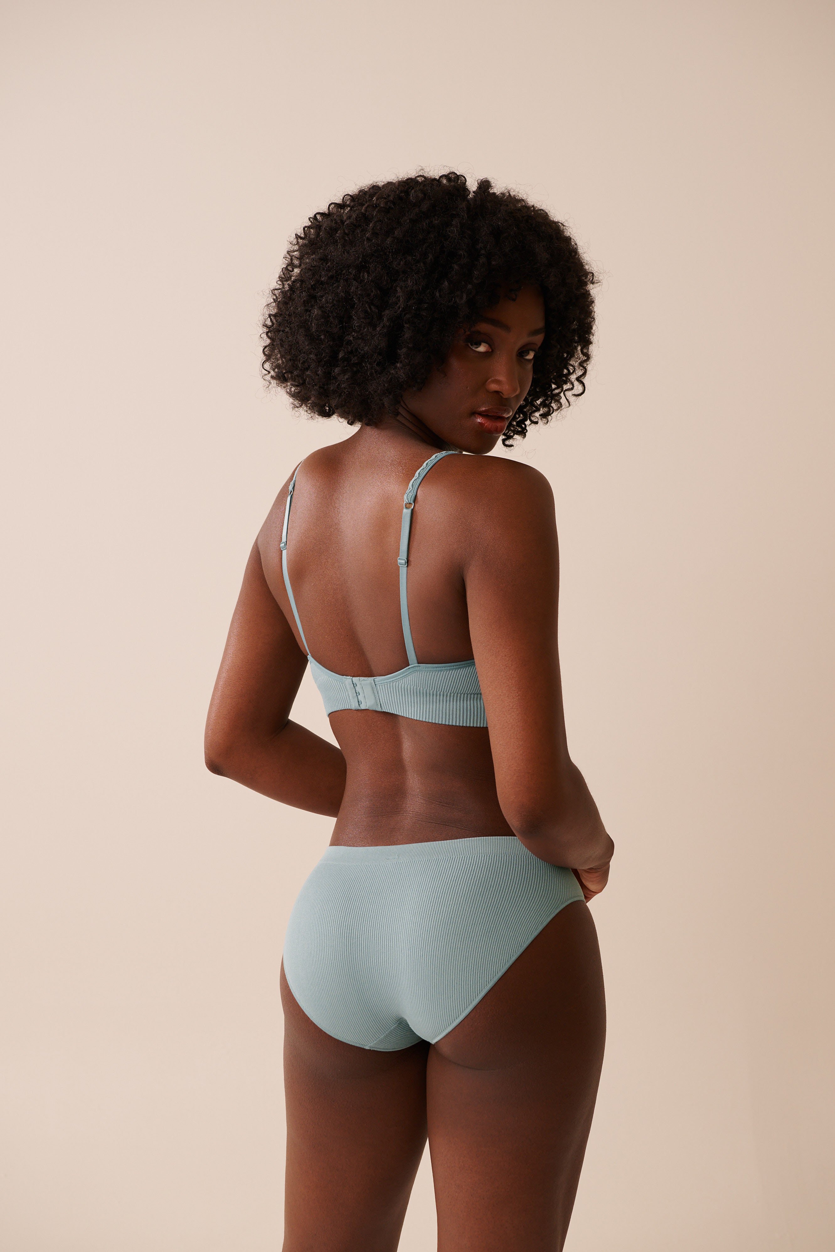 LA VIE EN ROSE Push-up Plunge Seamless Ribbed Bralette Dusty Blue 10300205 - View2