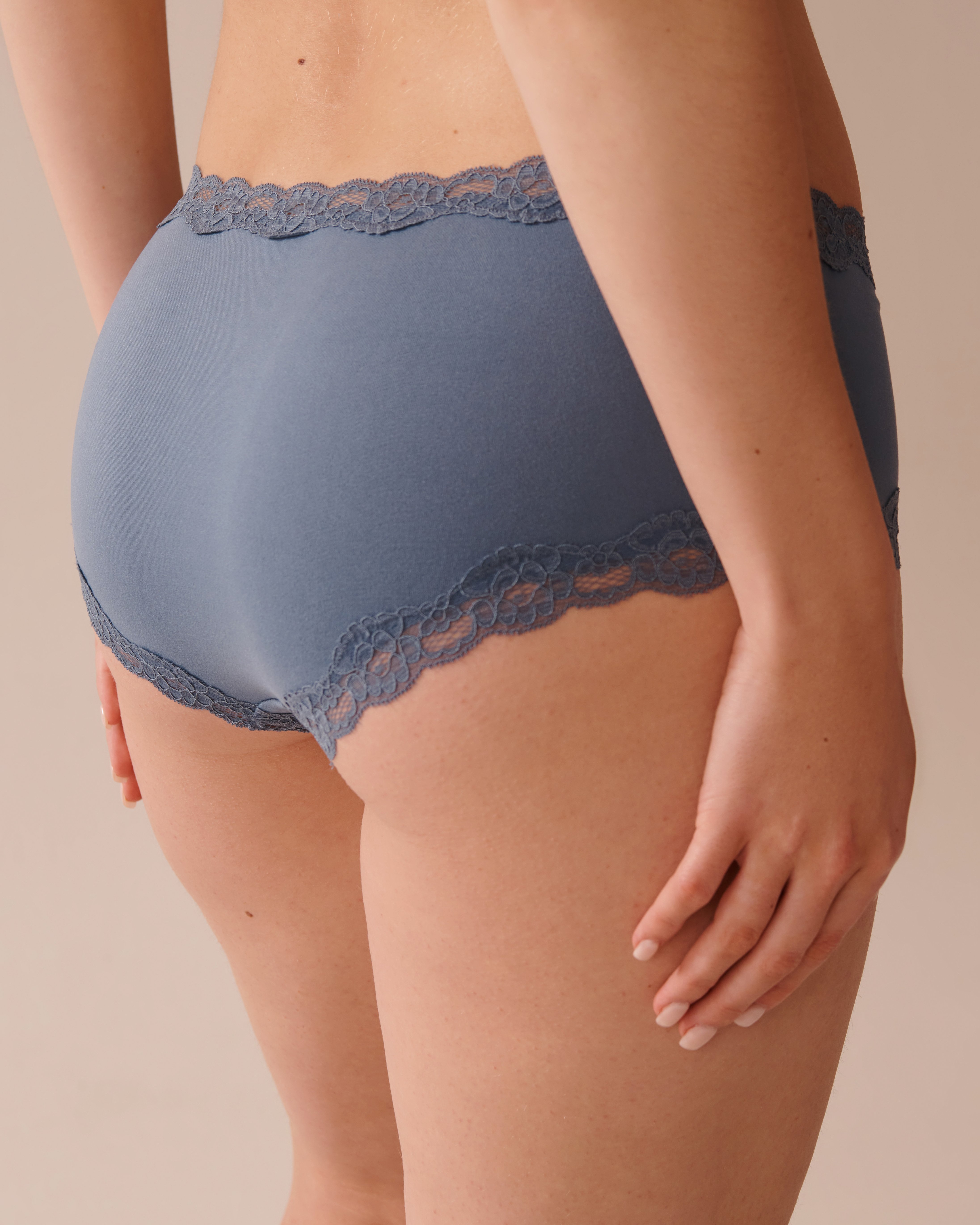 LA VIE EN ROSE Super Soft Lace Trim Boyleg Panty Mirage Blue 20100604 - View2