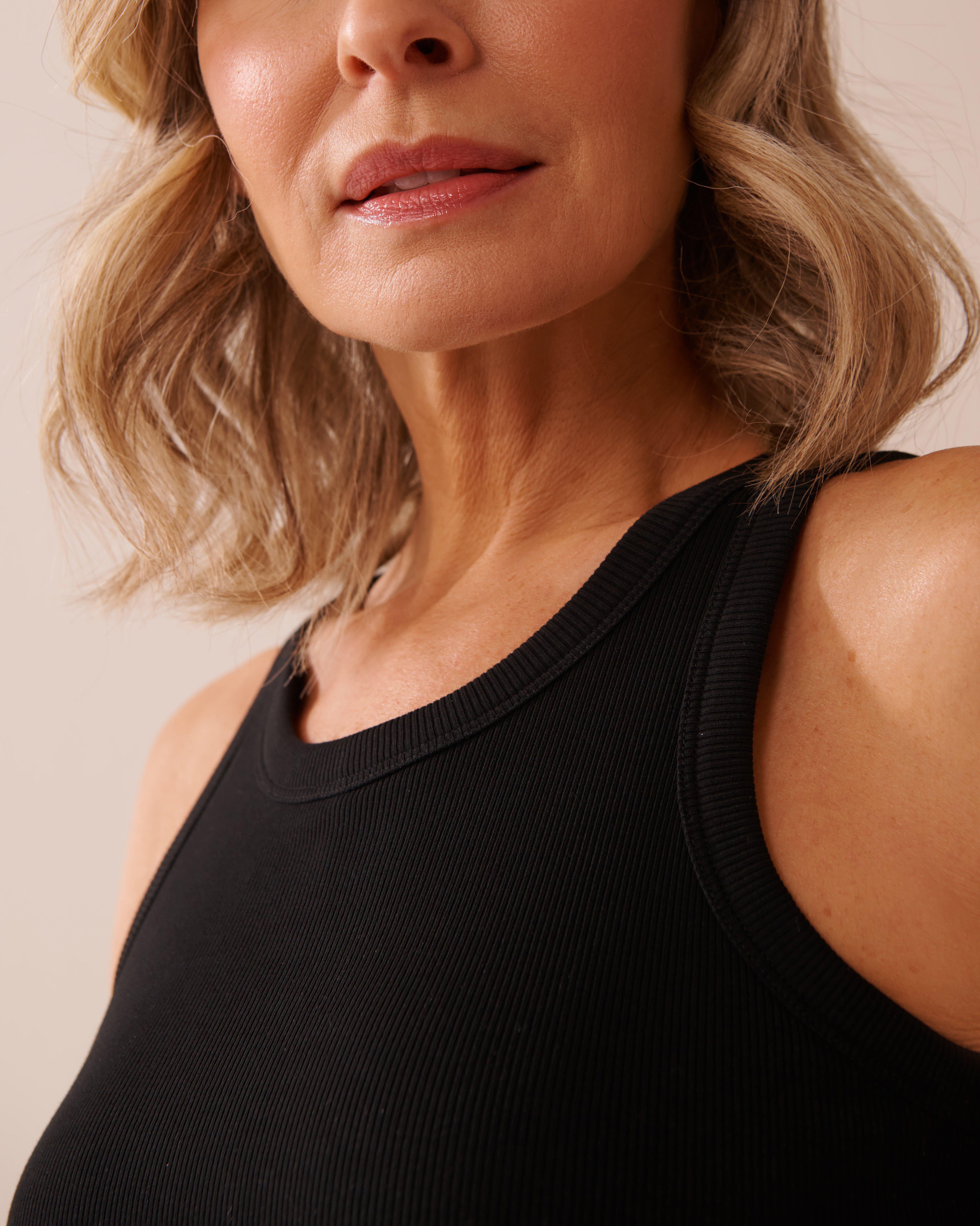 LA VIE EN ROSE Finely Ribbed Cotton Cami Black 50100108 - View3