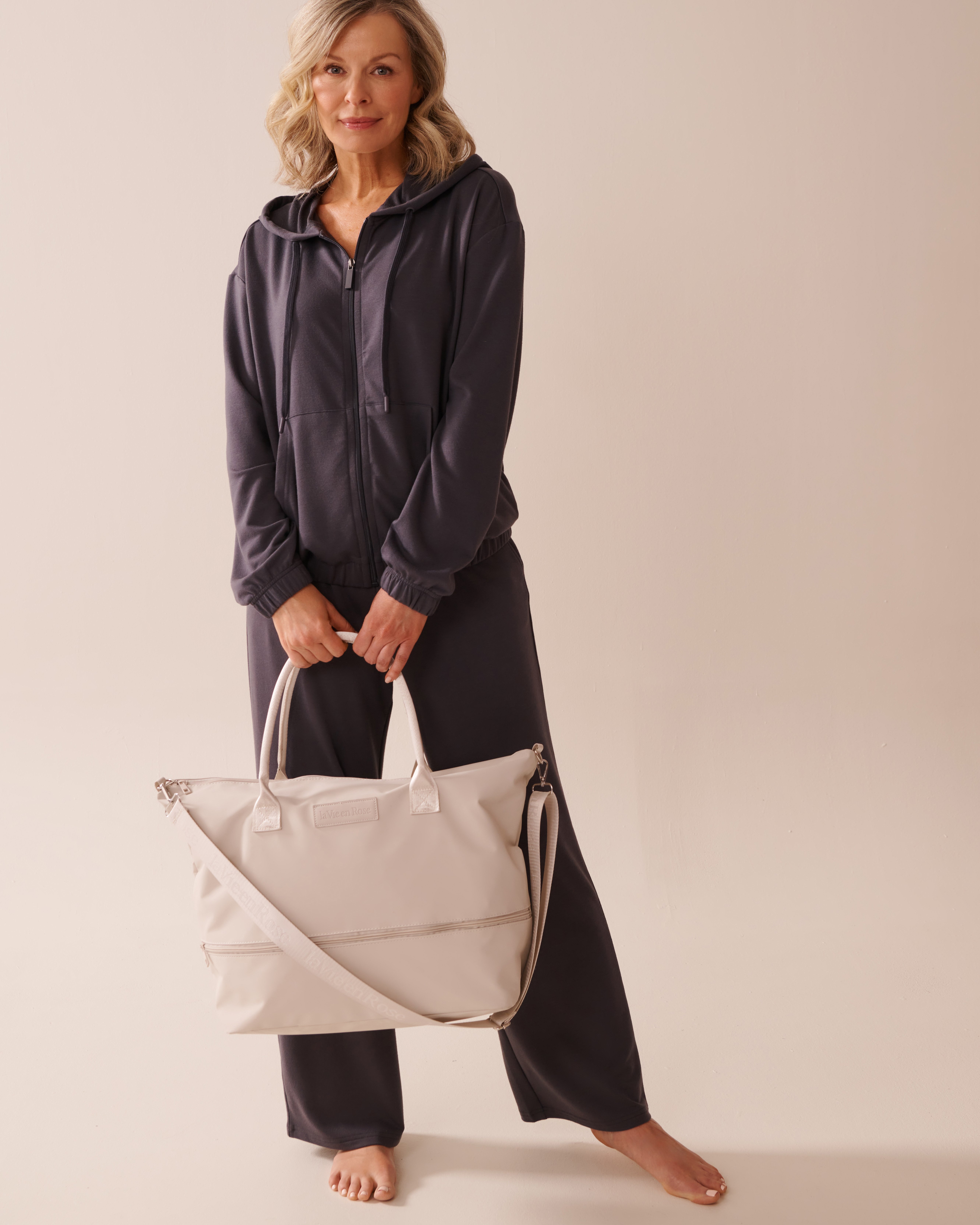 LA VIE EN ROSE Weekender Bag Light Beige 40700395 - View3