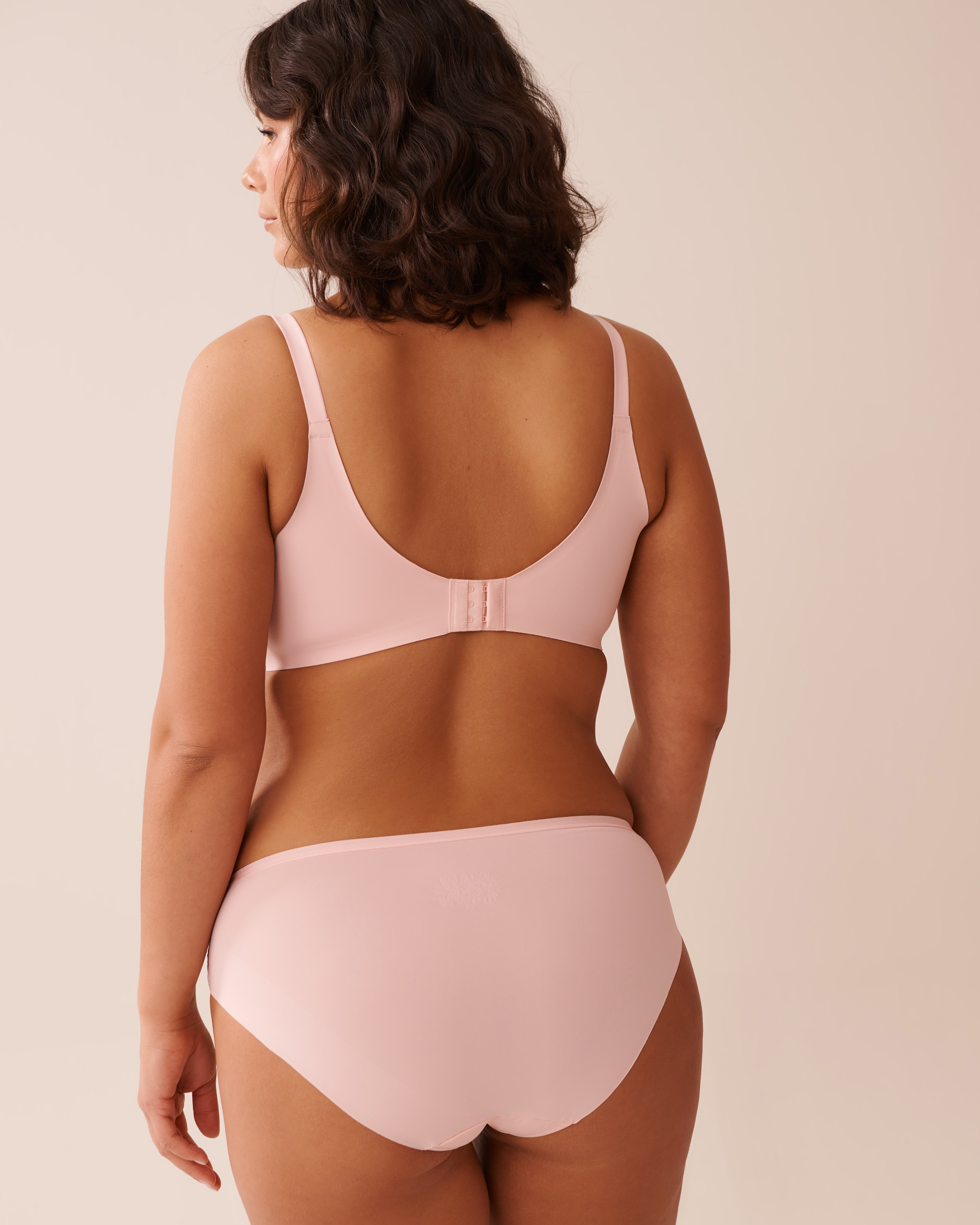 LA VIE EN ROSE Lightly Lined Wireless Sleek Back Bra Pink Flowers 10200491 - View3