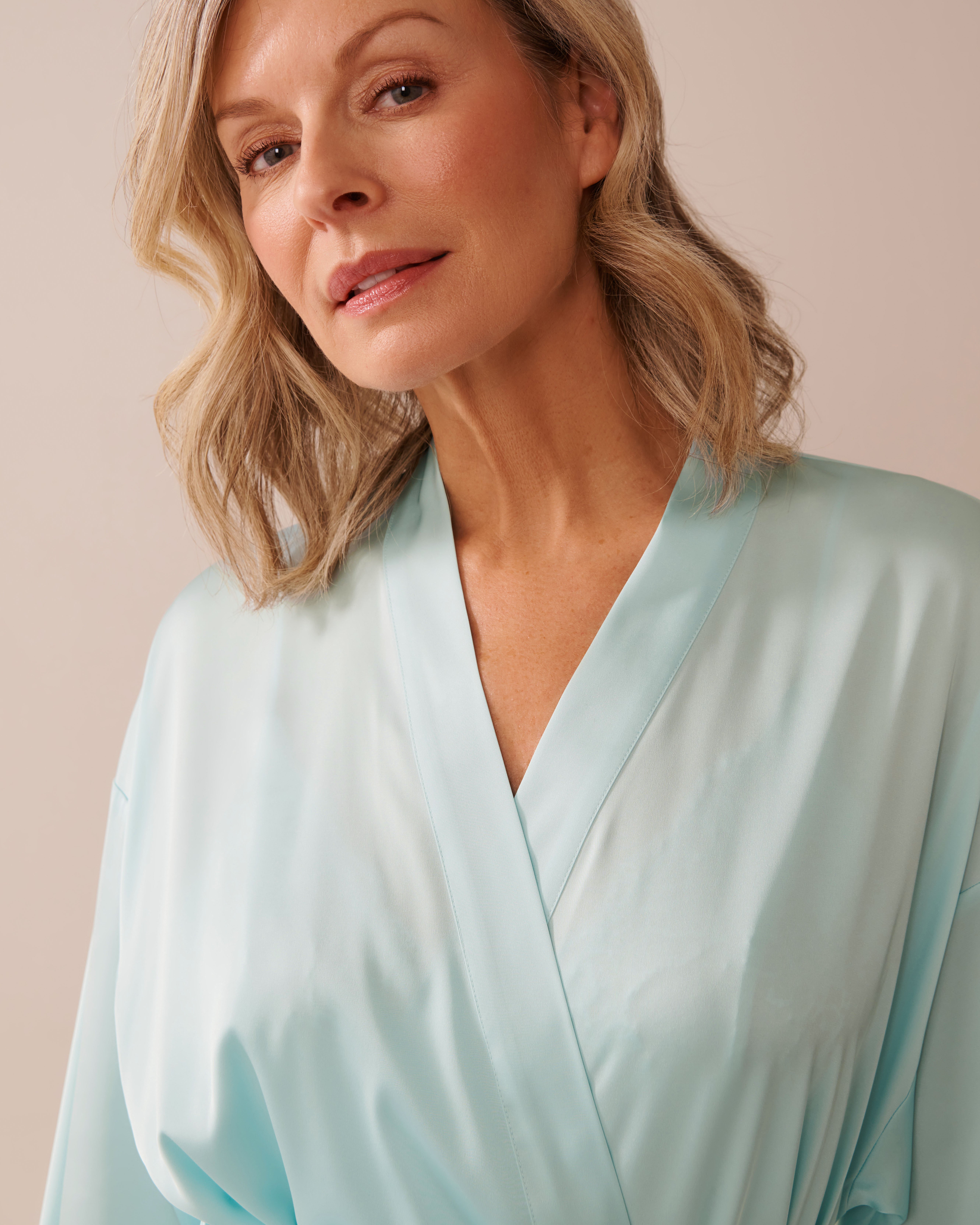LA VIE EN ROSE Satin Kimono Turquoise 60600094 - View5