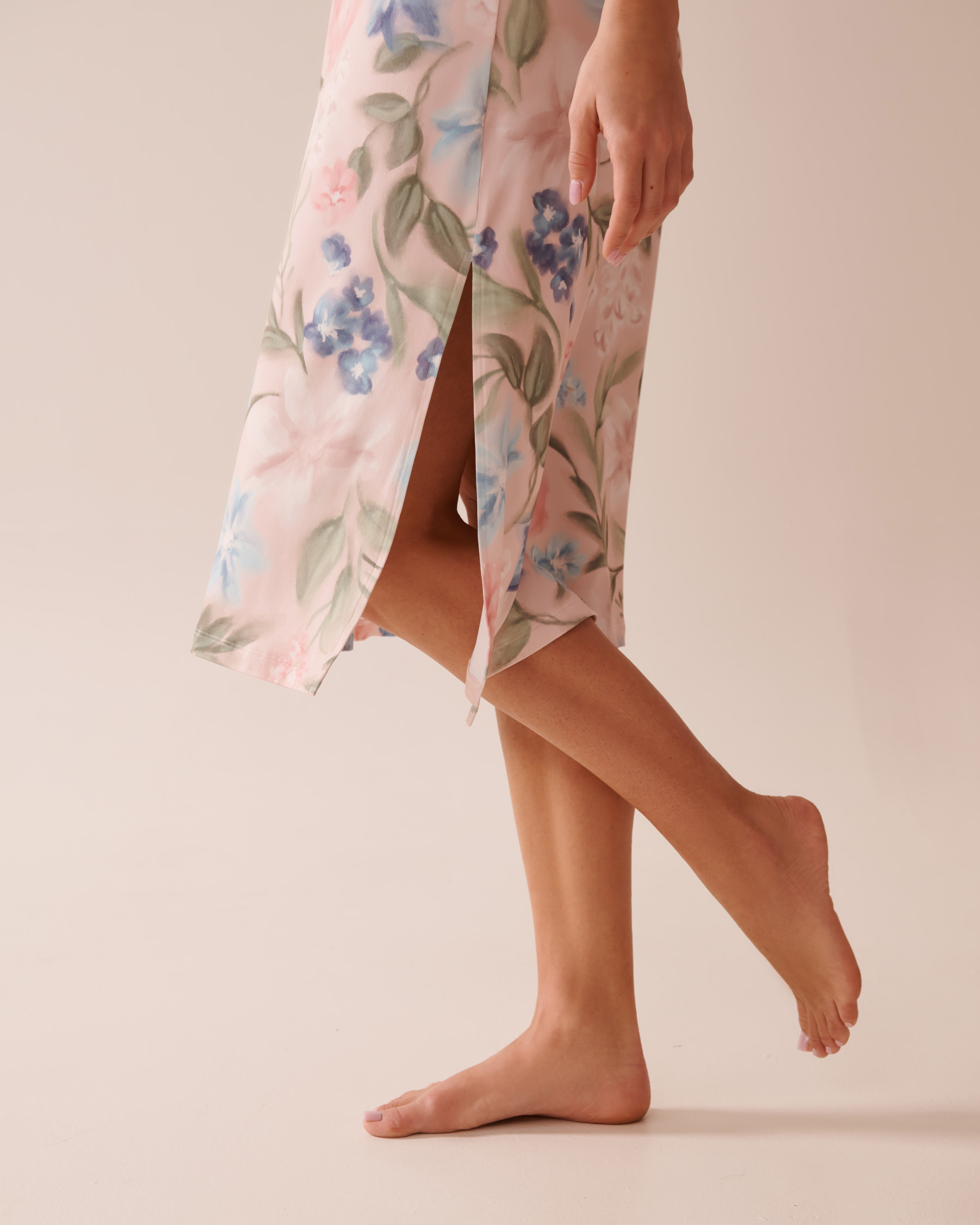 LA VIE EN ROSE Watercolor Flower Print Super Soft Nightie Watercolor Flowers 40500435 - View7