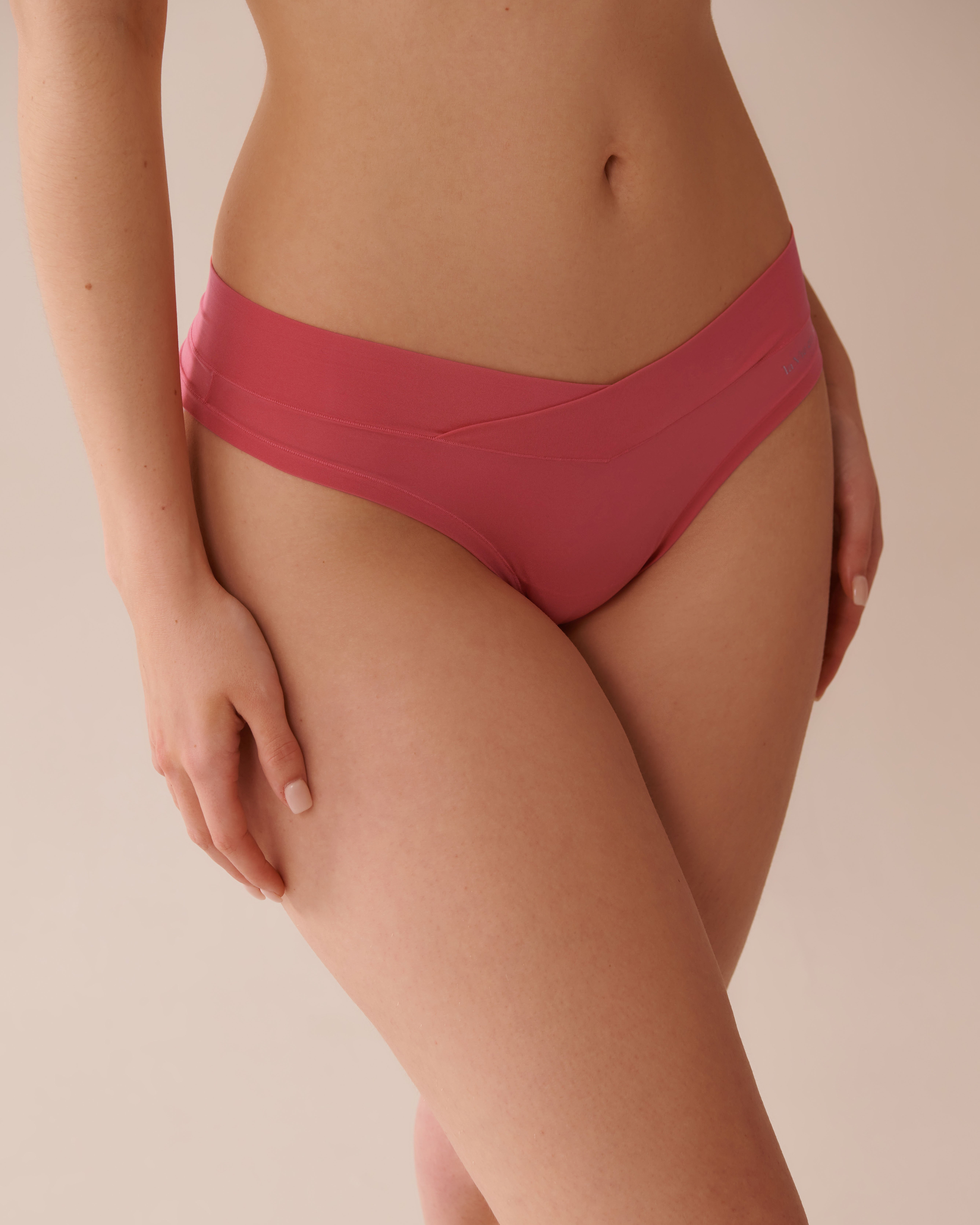 LA VIE EN ROSE Perfect Fit Thong Panty Watermelon Pink 20200626 - View1