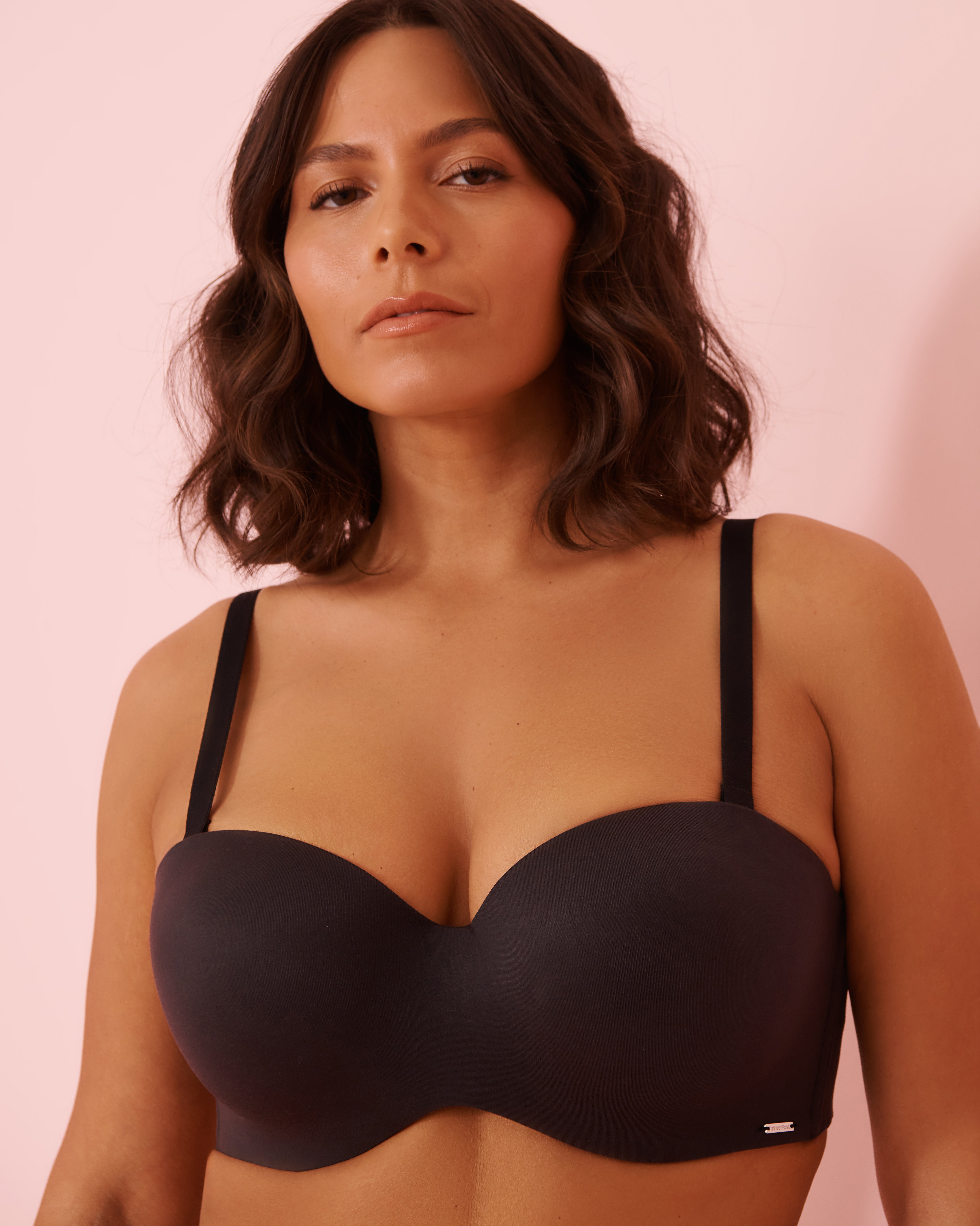 LA VIE EN ROSE Soutien-gorge doublure légère mousse mémoire sans bretelles Noir 618-112-0-00 - Voir8