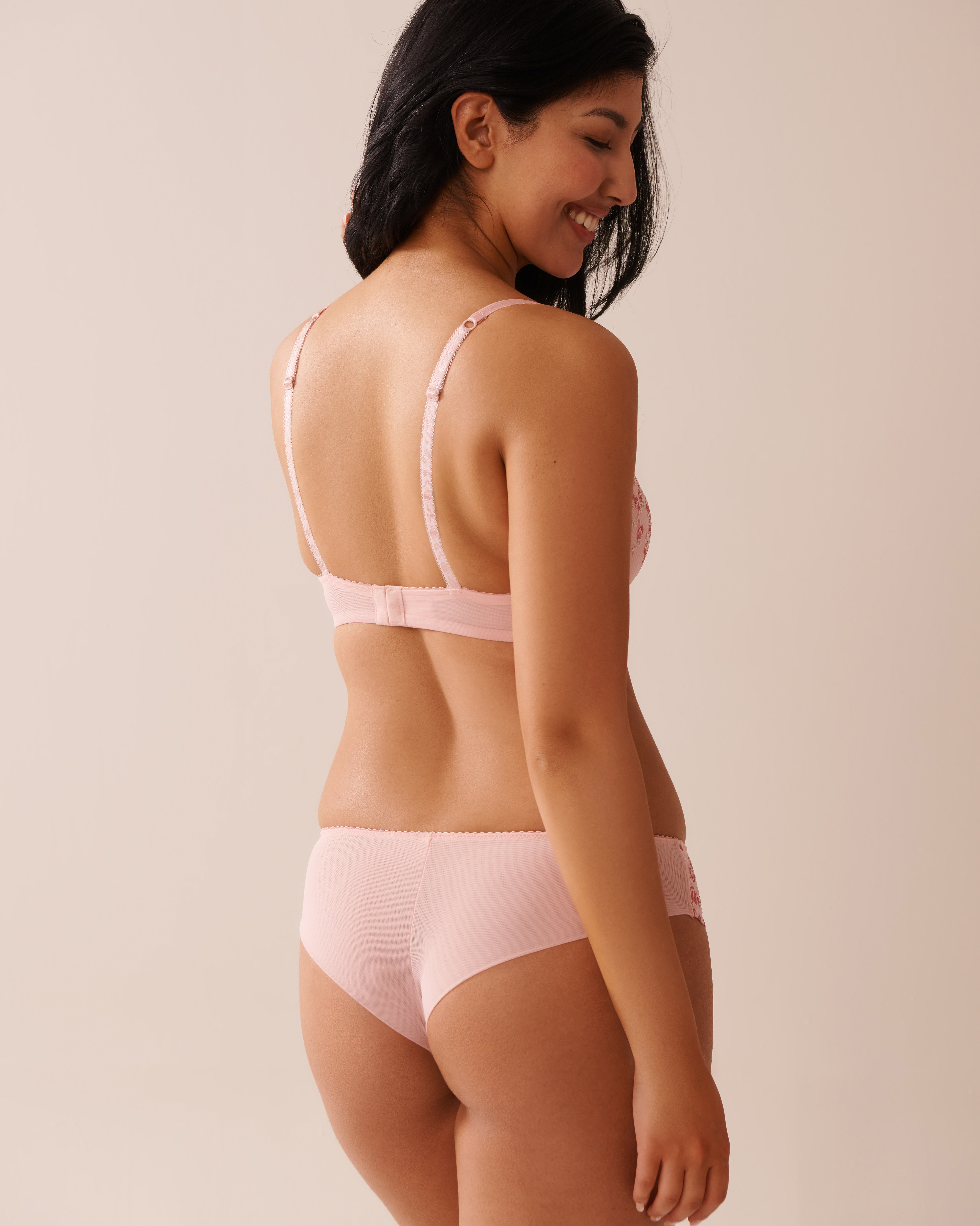 LA VIE EN ROSE Soutien-gorge doublure légère mousse spacer demi-buste Fleurs roses 10200490 - Voir2