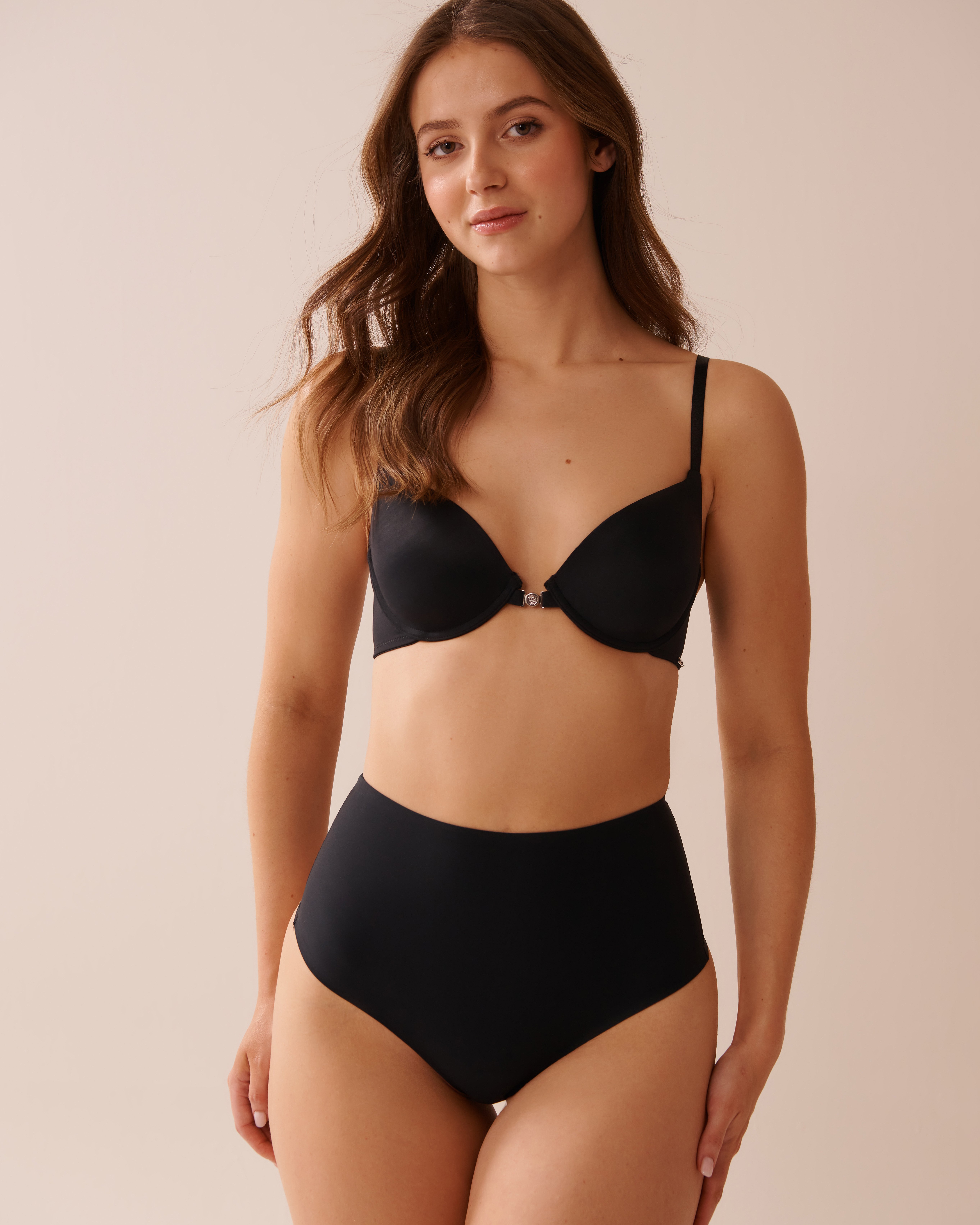 LA VIE EN ROSE Culotte tanga taille haute maintien modéré en microfibre Noir 30200012 - Voir3