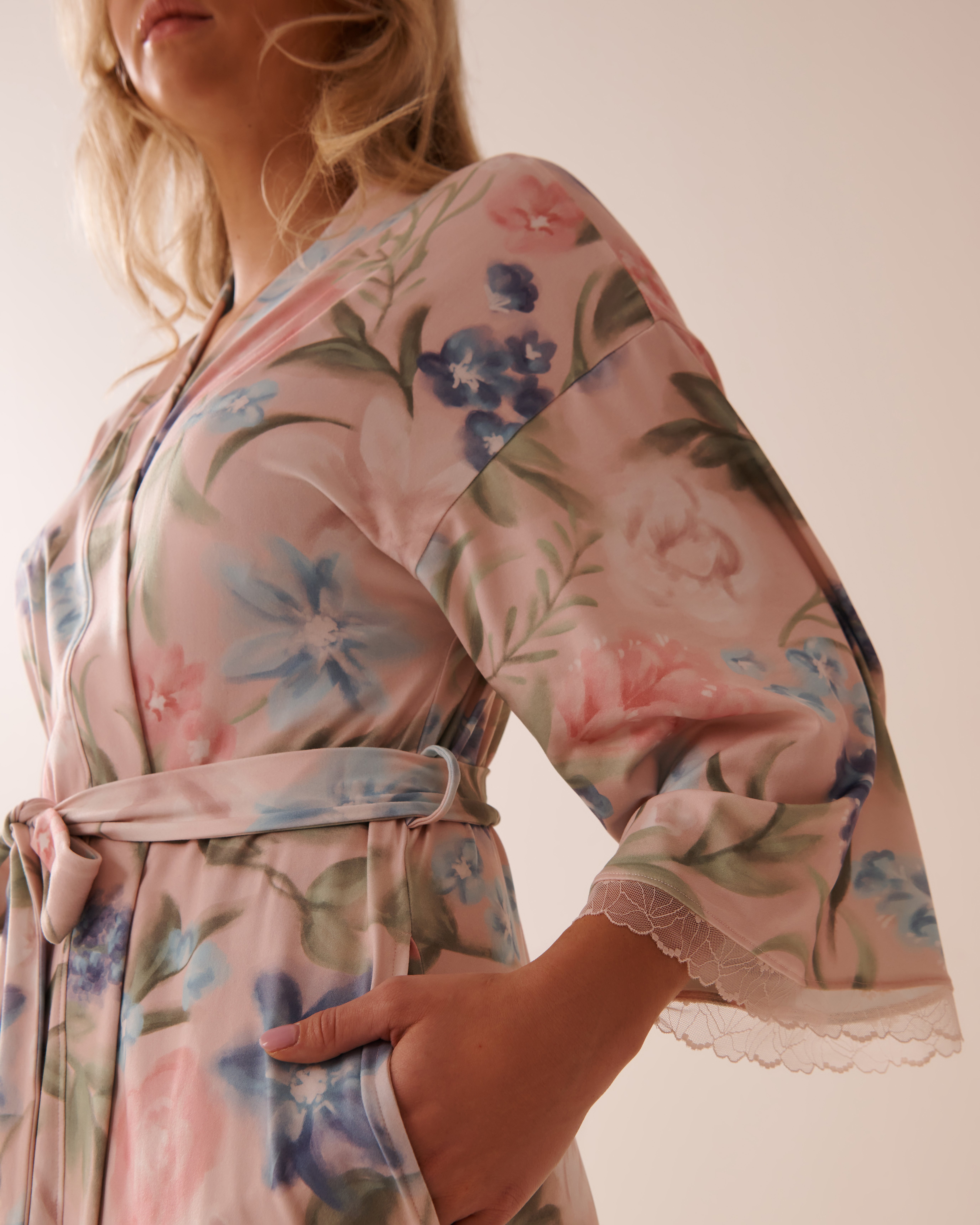 LA VIE EN ROSE Watercolour Flower Print Super Soft Kimono Watercolour Flowers 40600205 - View5