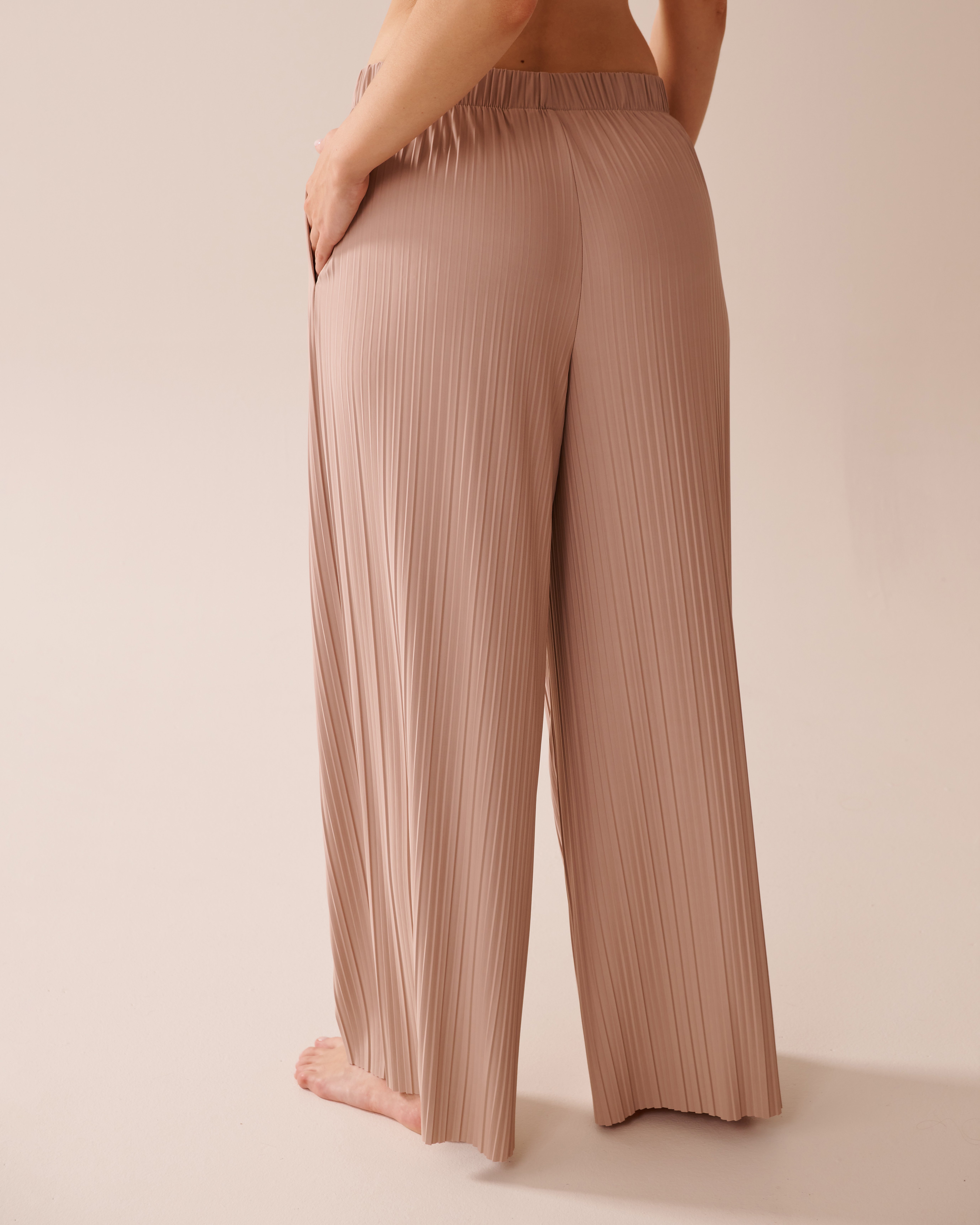 LA VIE EN ROSE Lightweight Pleated Effect Pants Beige 50200092 - View2