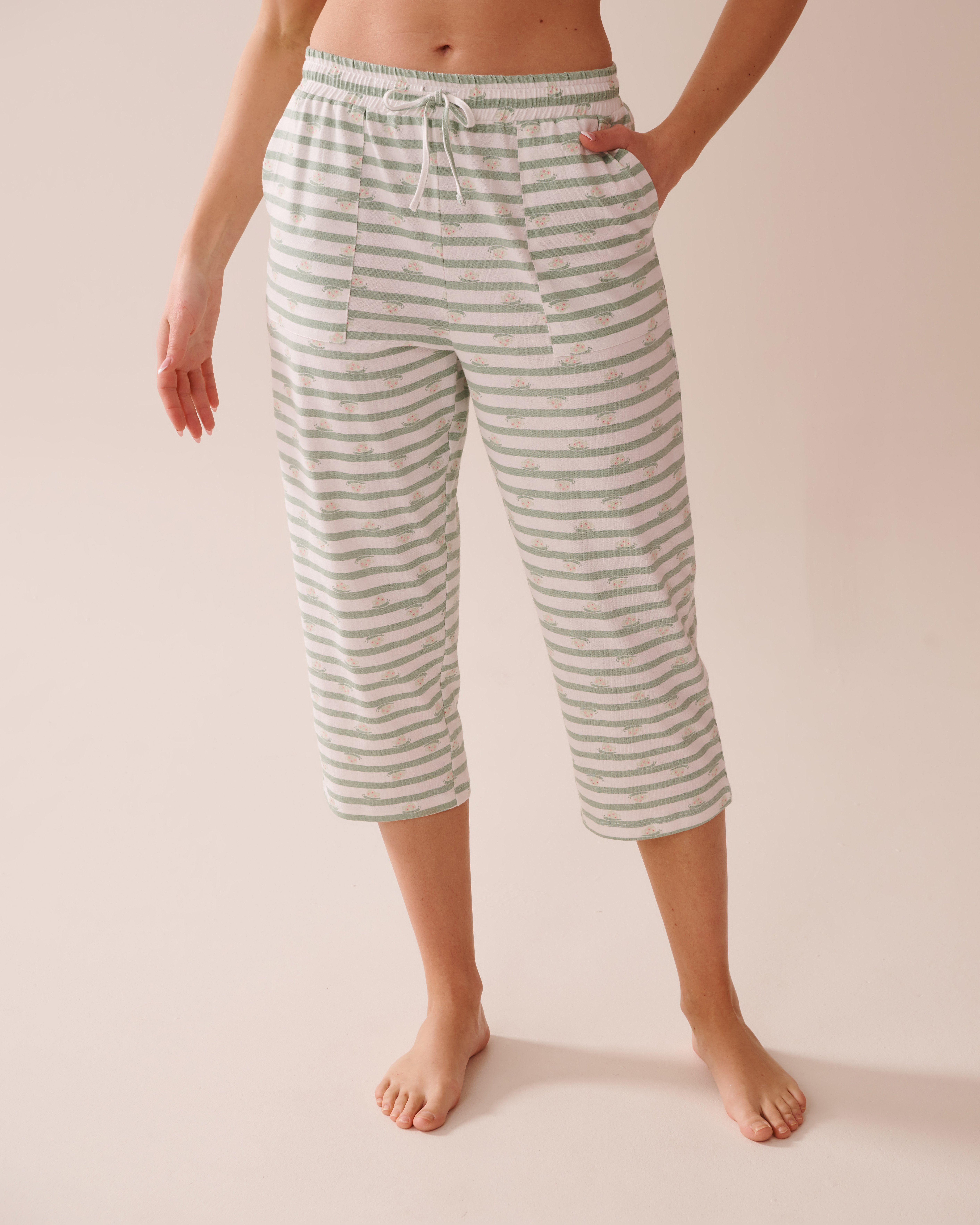 LA VIE EN ROSE Snail Print Cotton Pajama Capris Frosty Green/Snails 40200713 - View1