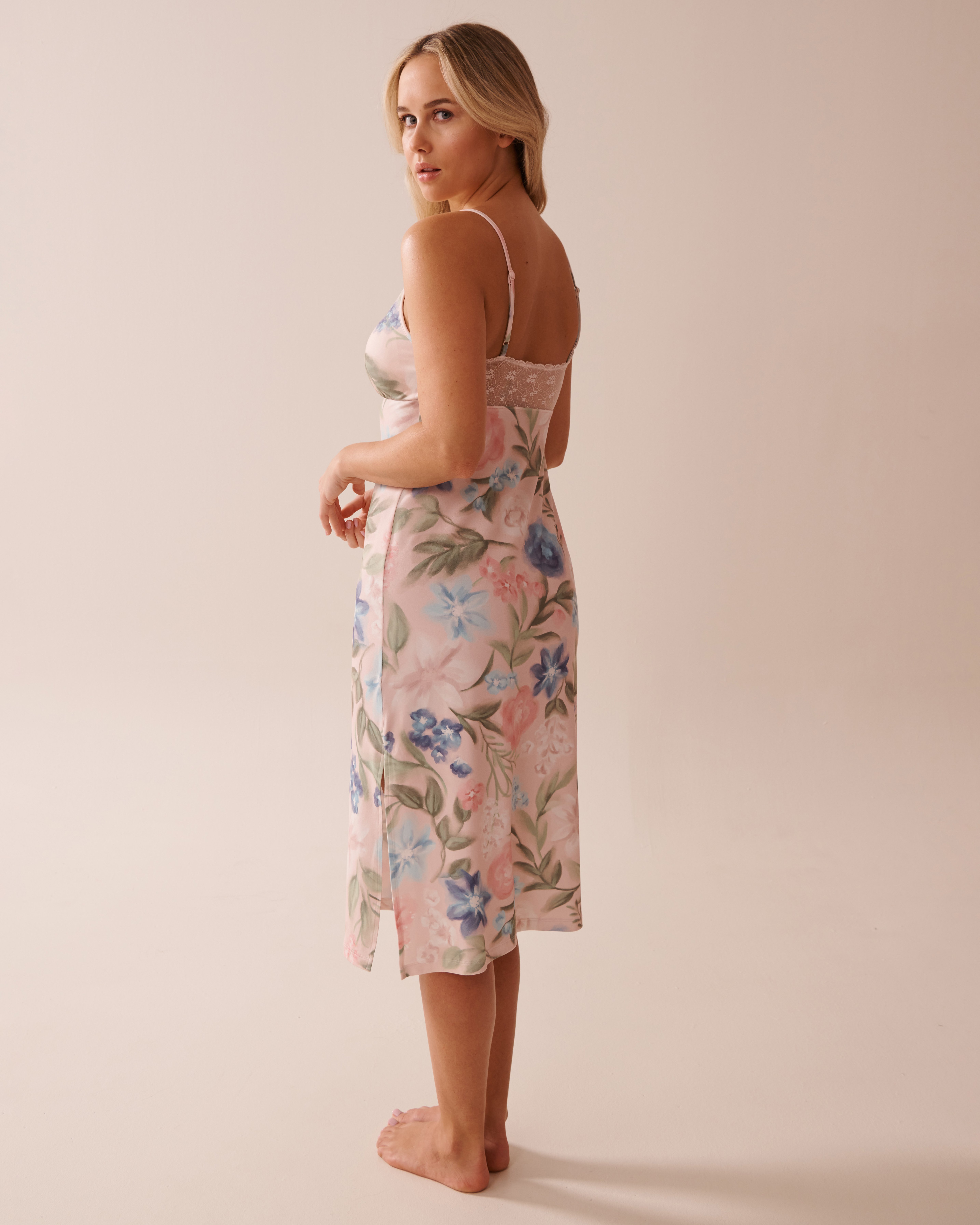 LA VIE EN ROSE Watercolor Flower Print Super Soft Nightie Watercolor Flowers 40500435 - View5