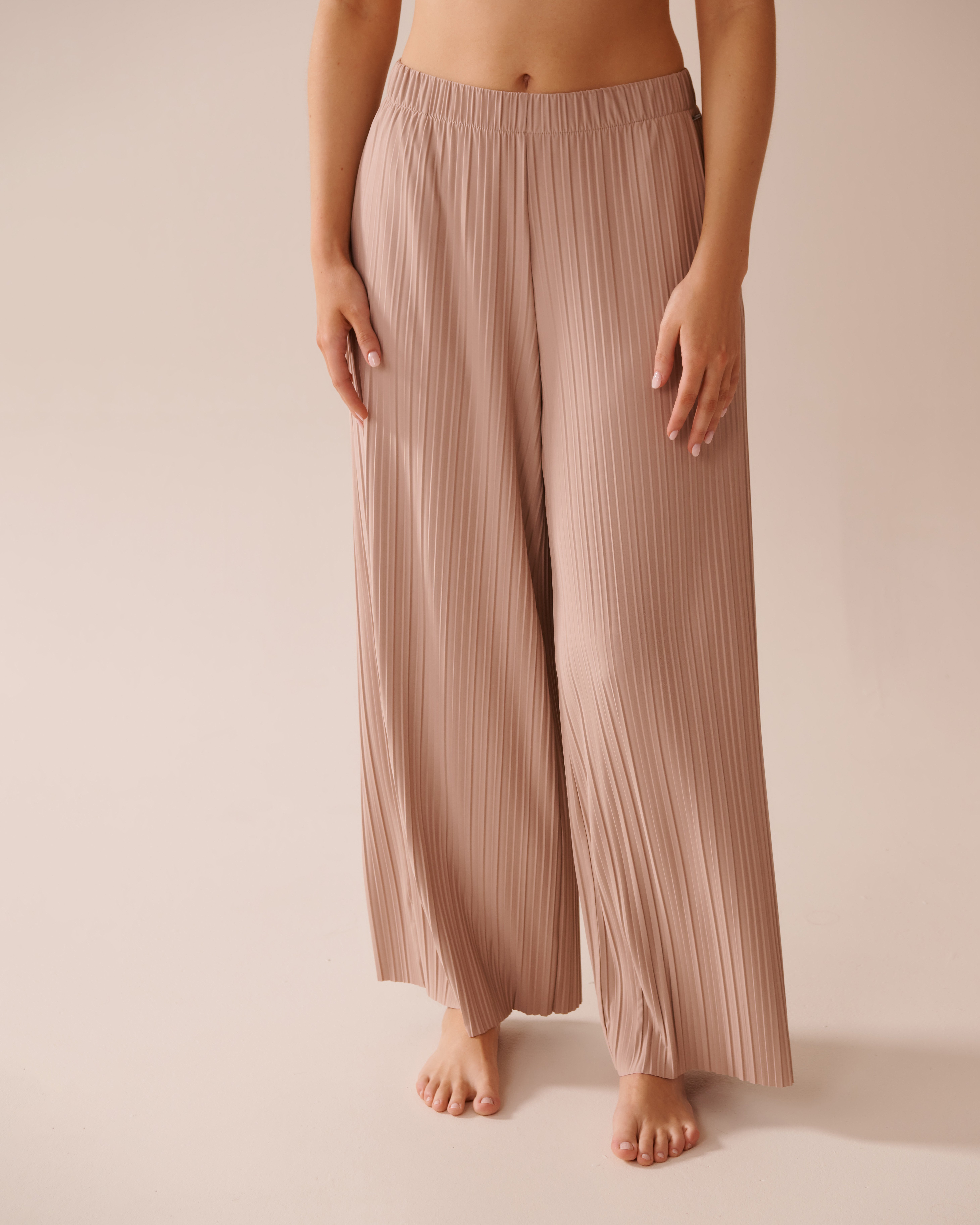 LA VIE EN ROSE Lightweight Pleated Effect Pants Beige 50200092 - View1