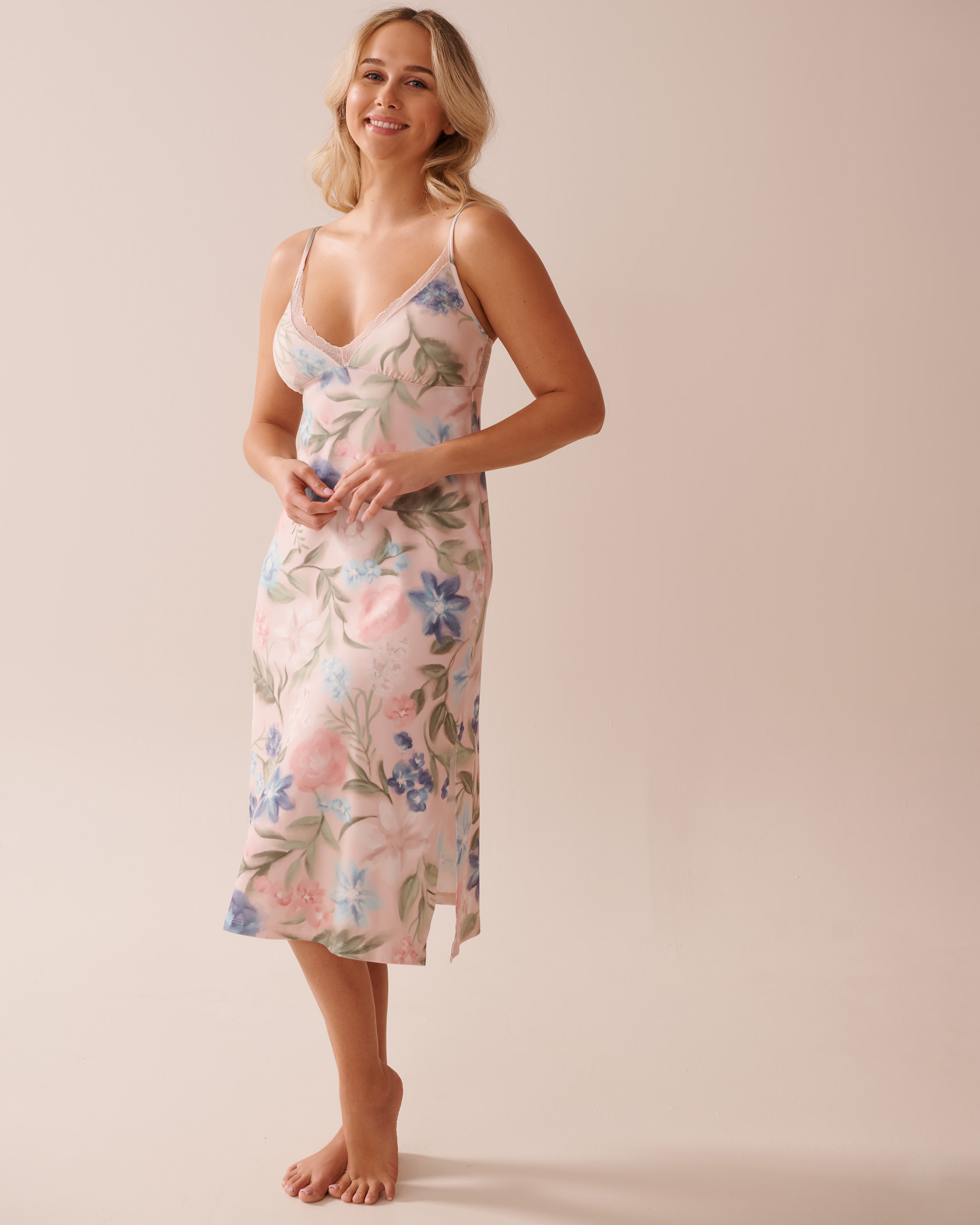 LA VIE EN ROSE Watercolor Flower Print Super Soft Nightie Watercolor Flowers 40500435 - View4