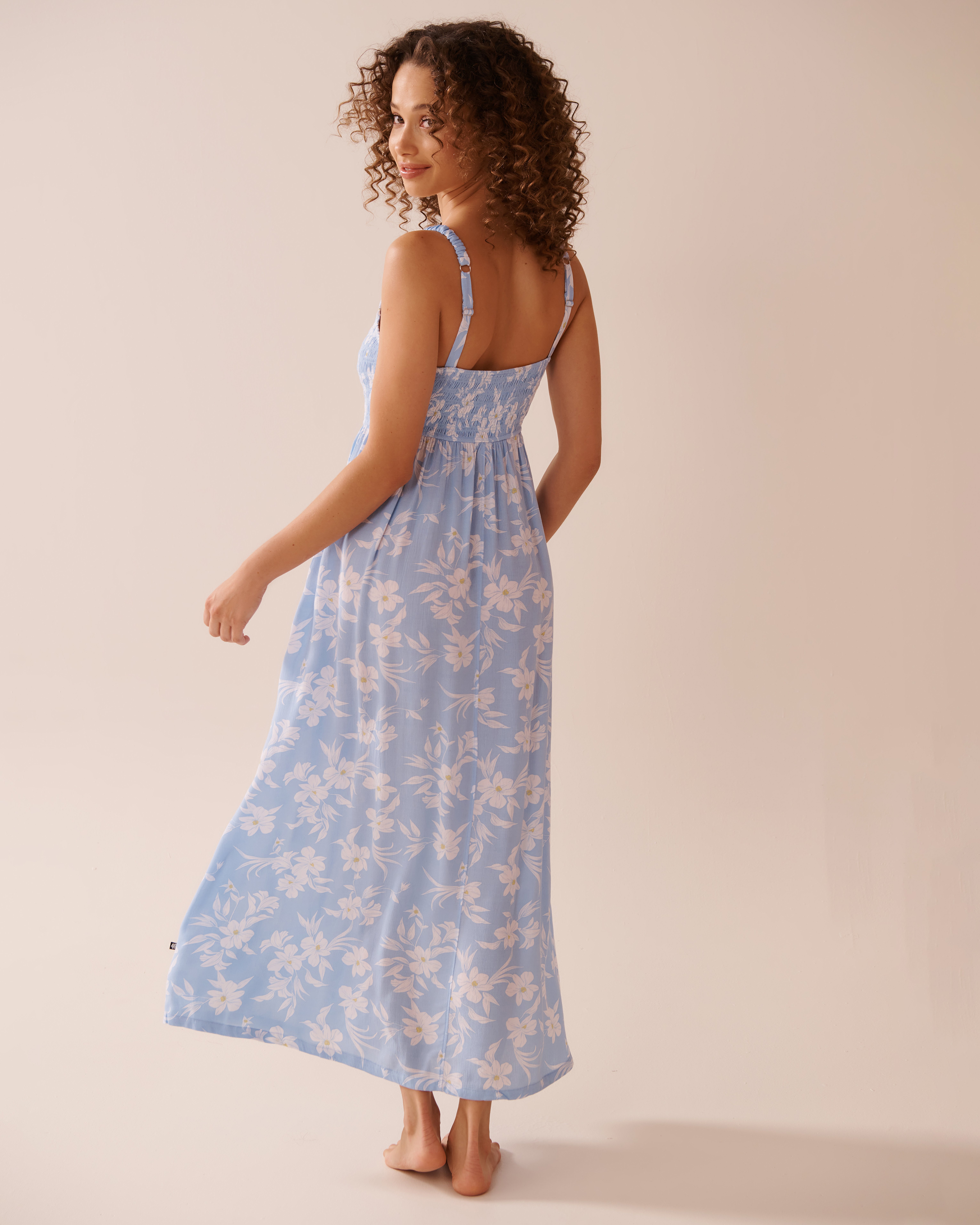 LA VIE EN ROSE AQUA Robe maxi en gaze buste smocké Jardin de lys 80300115 - Voir5
