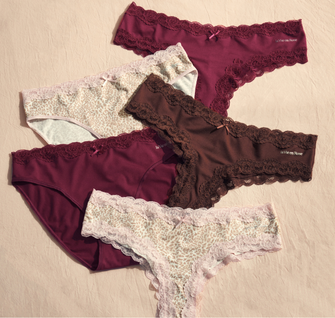 Set of pastel-coloured panties