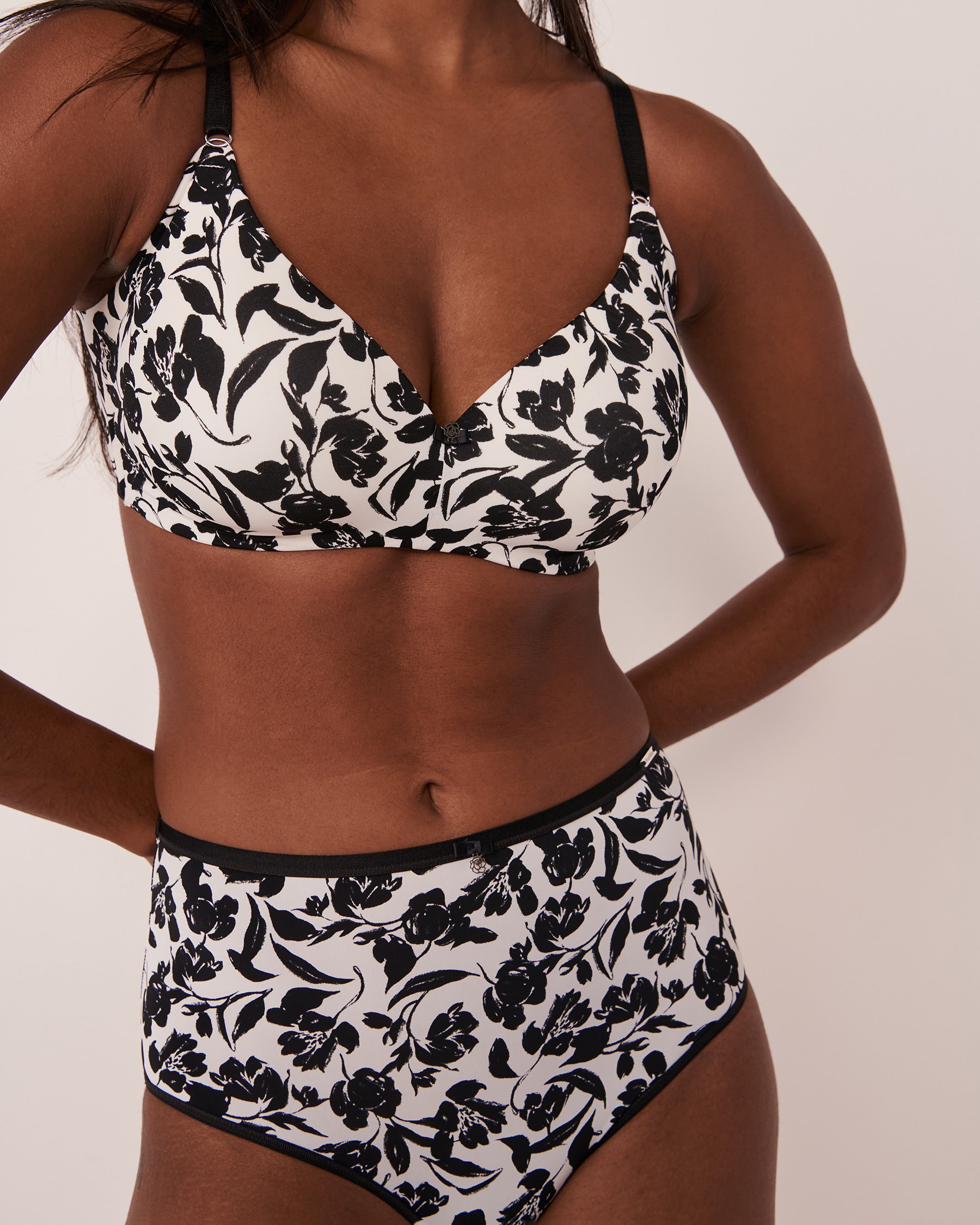 Soutien-gorge doublure légère sans armatures dos lisse