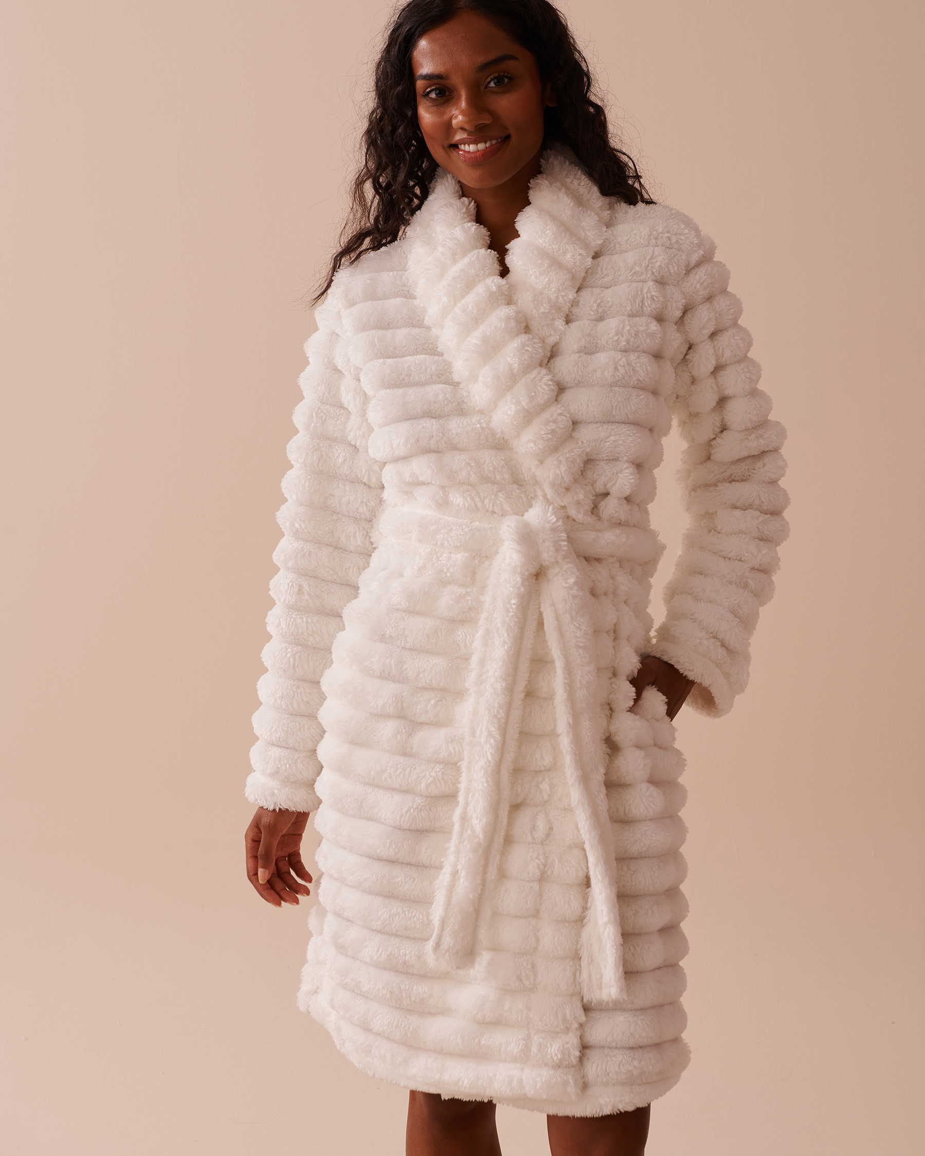 Textured Stripe Soft Plush Robe - Snow White | la Vie en Rose Textured Stripe Soft Plush Robe - Snow White | la Vie en Rose