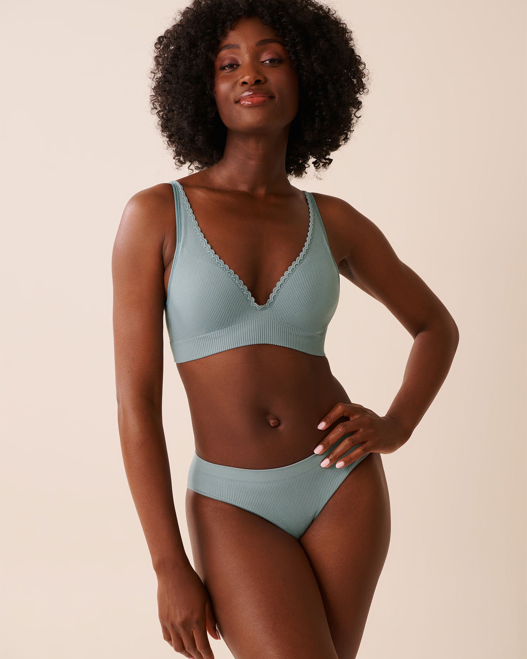 Bralette côtelée push-up plongeant sans coutures