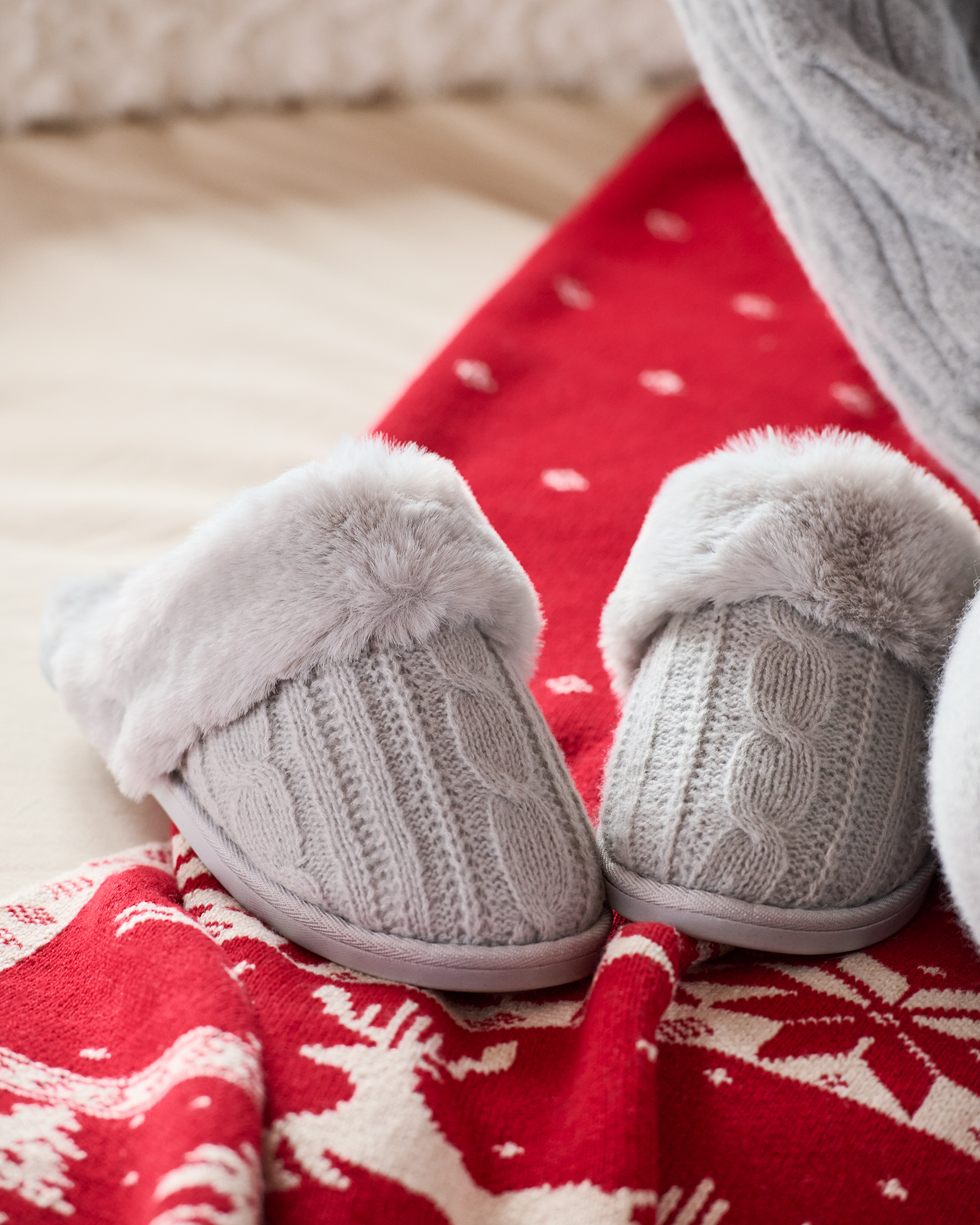 Cable Knit and Faux Fur Slippers