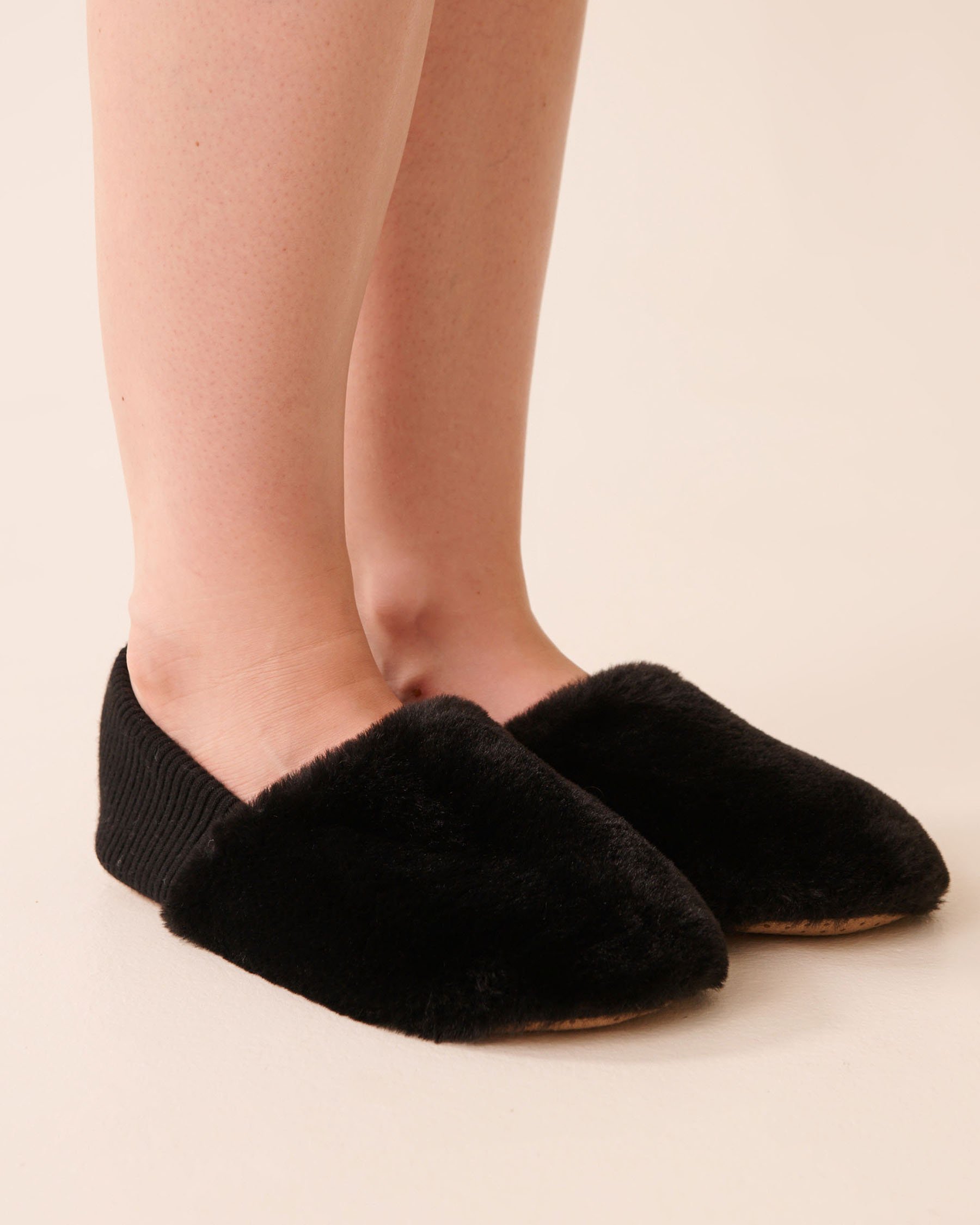 Ribbed Back Soft Plush Slipper Socks