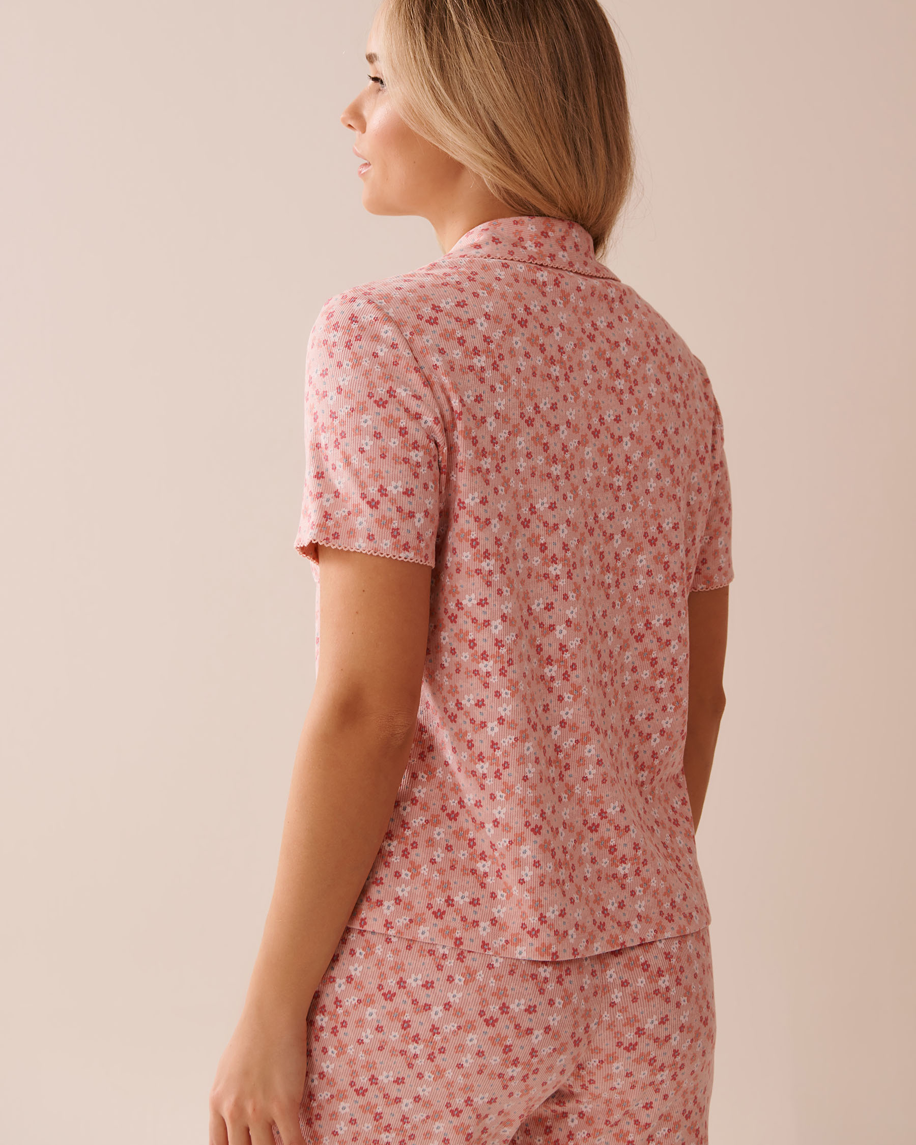 Ditsy Floral Print Ribbed Short Sleeve Button-down Shirt