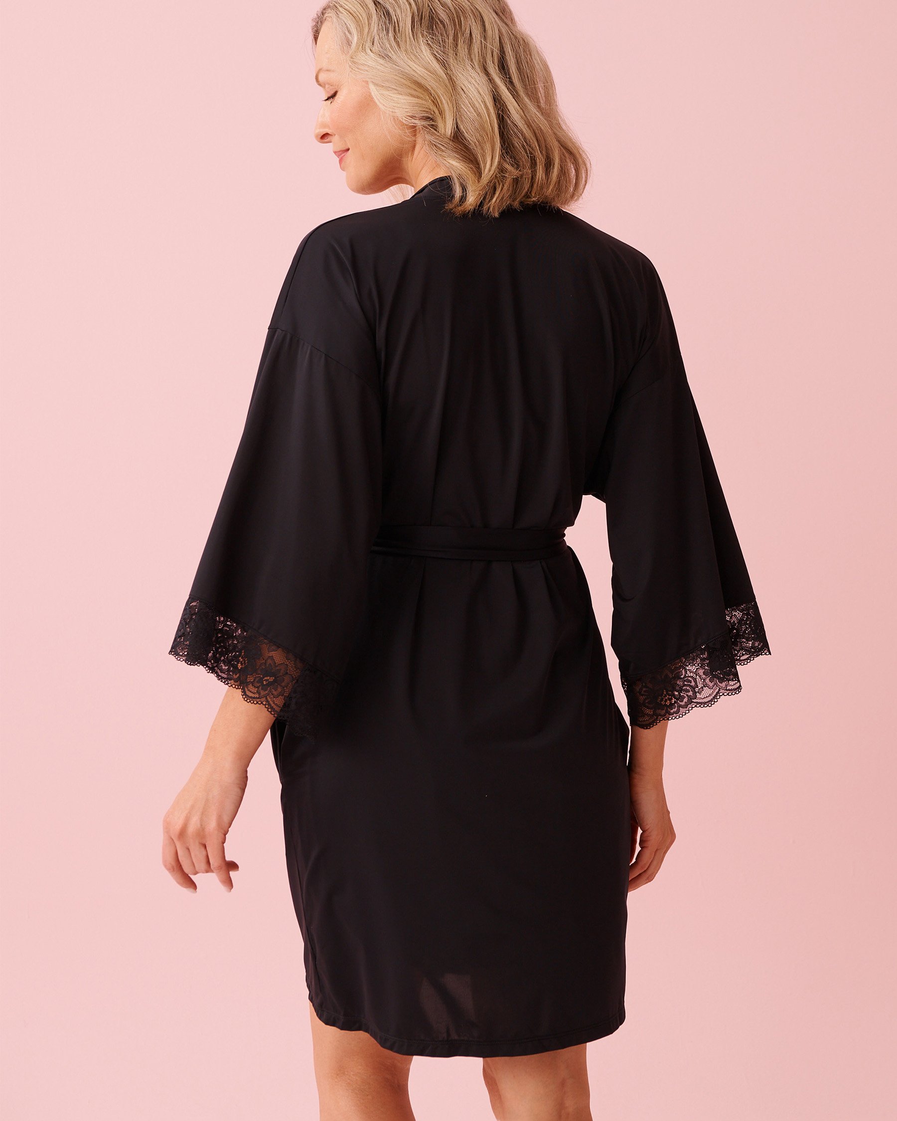 Kimono bordures de dentelle