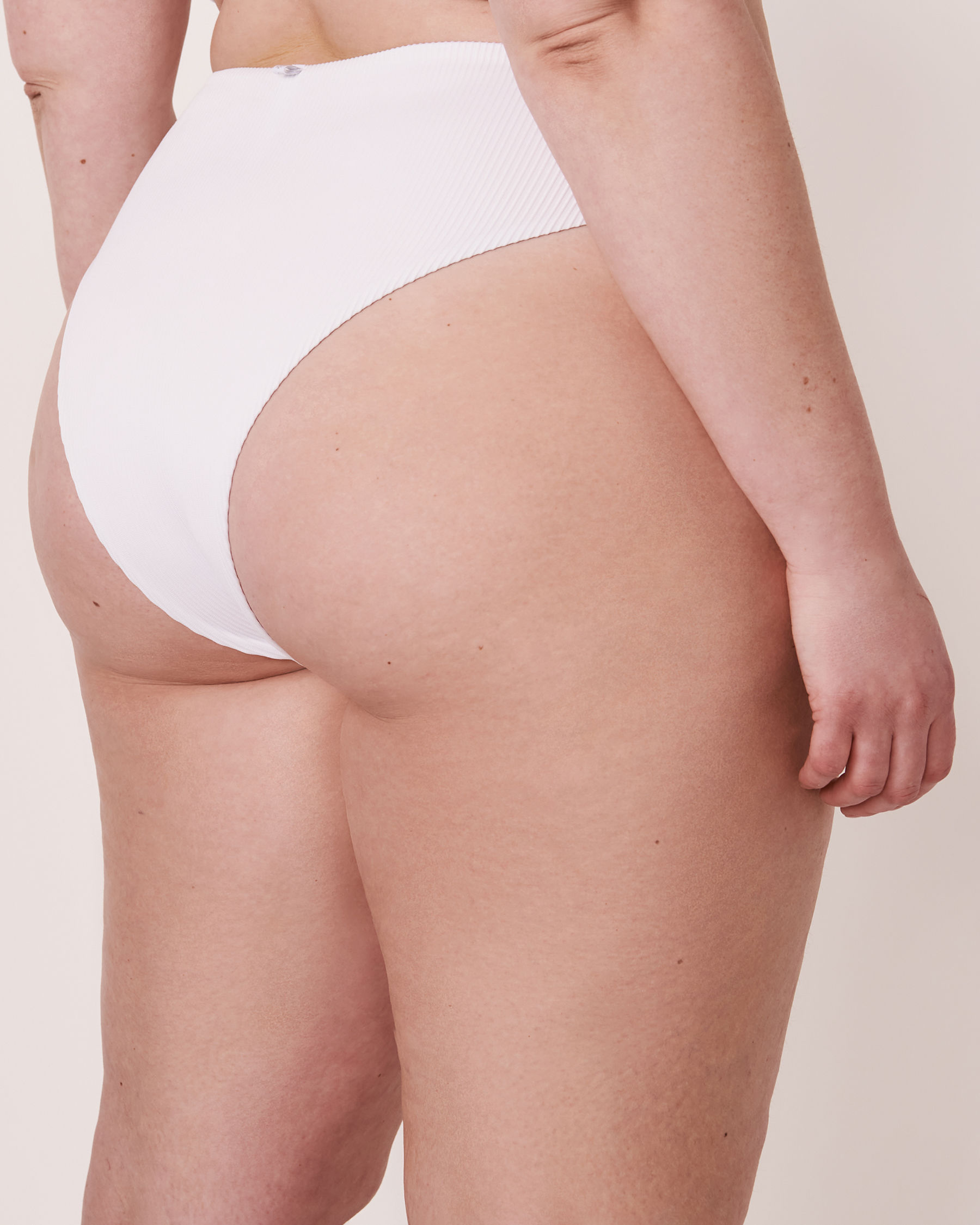 LA VIE EN ROSE AQUA Bas de bikini tanga taille haute en fibres recyclées WHITE RIB Blanc 70300083 - Voir5